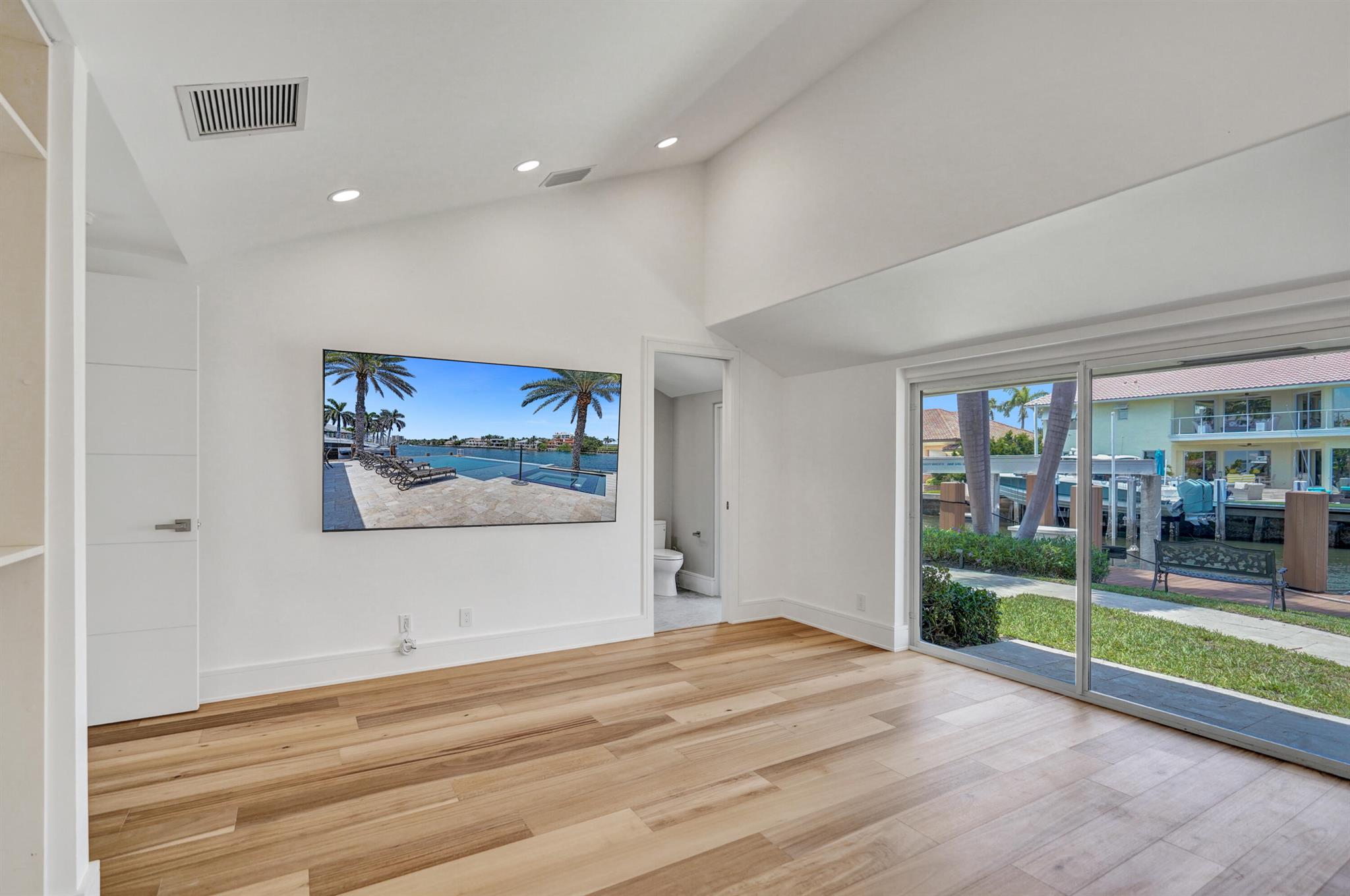 961 Iris Drive