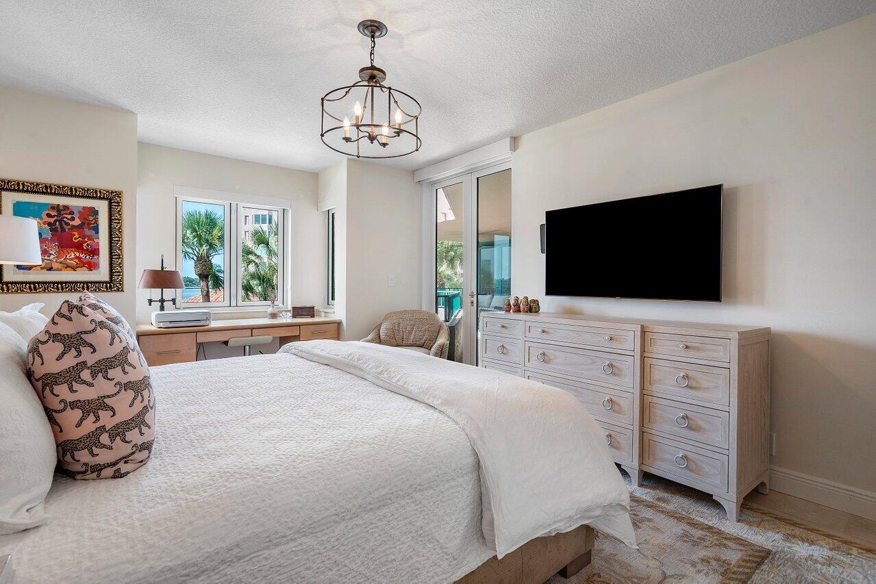 140 SE 5th Avenue 350