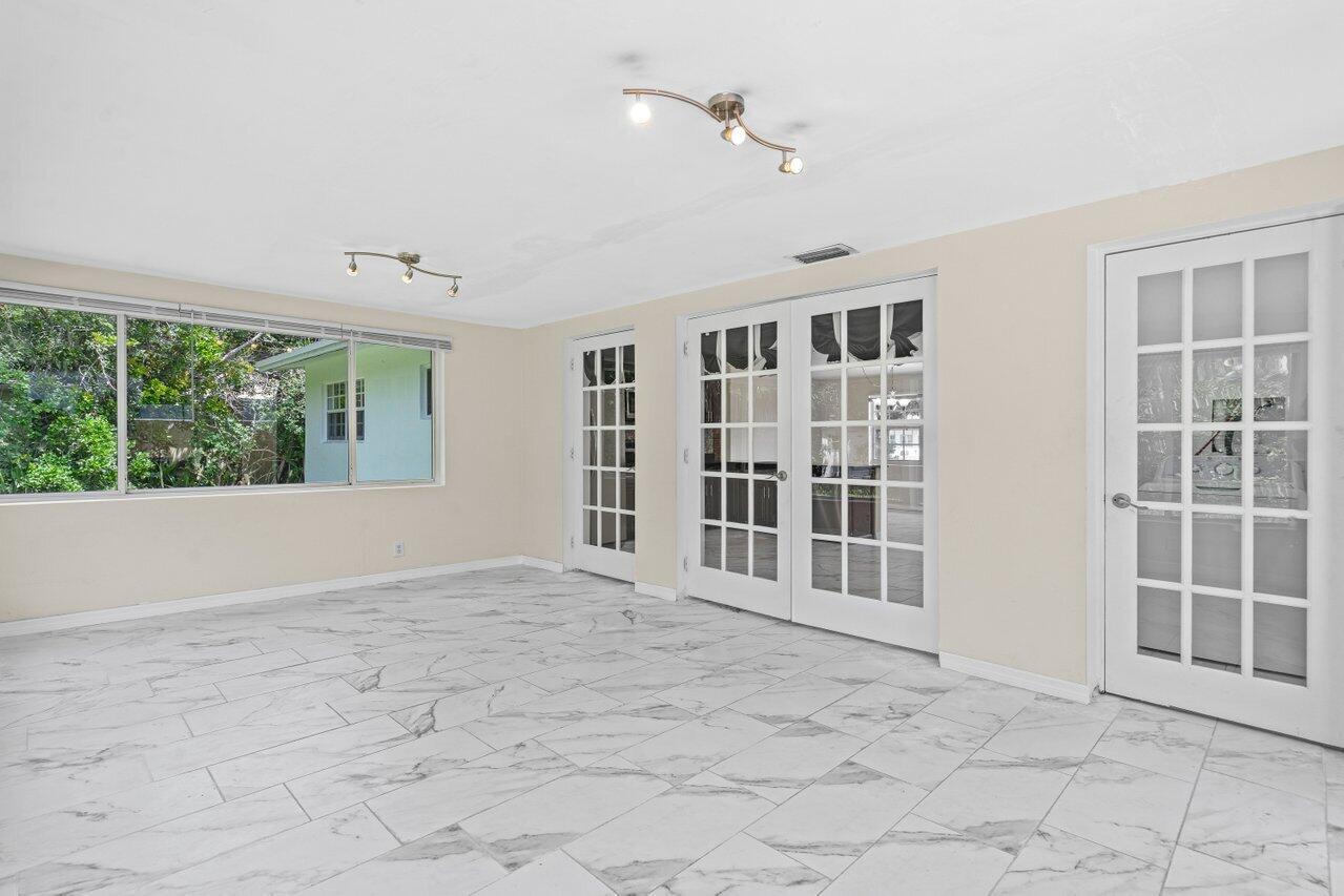 249 NW 4th Diagonal