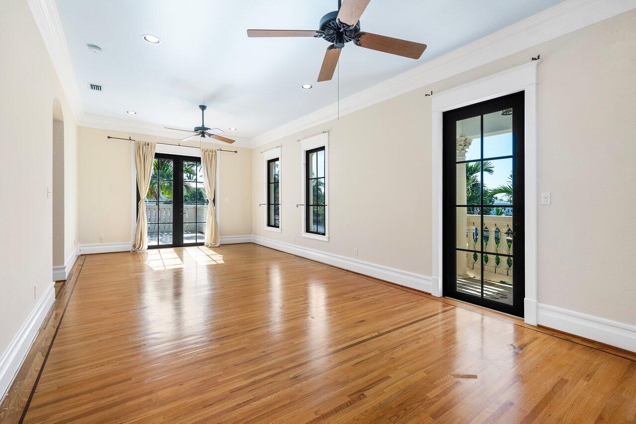 25 Harbor Drive