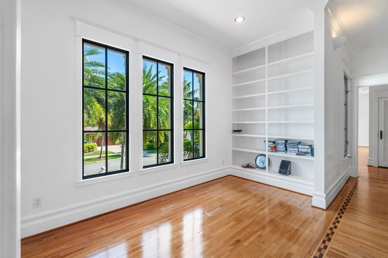 25 Harbor Drive