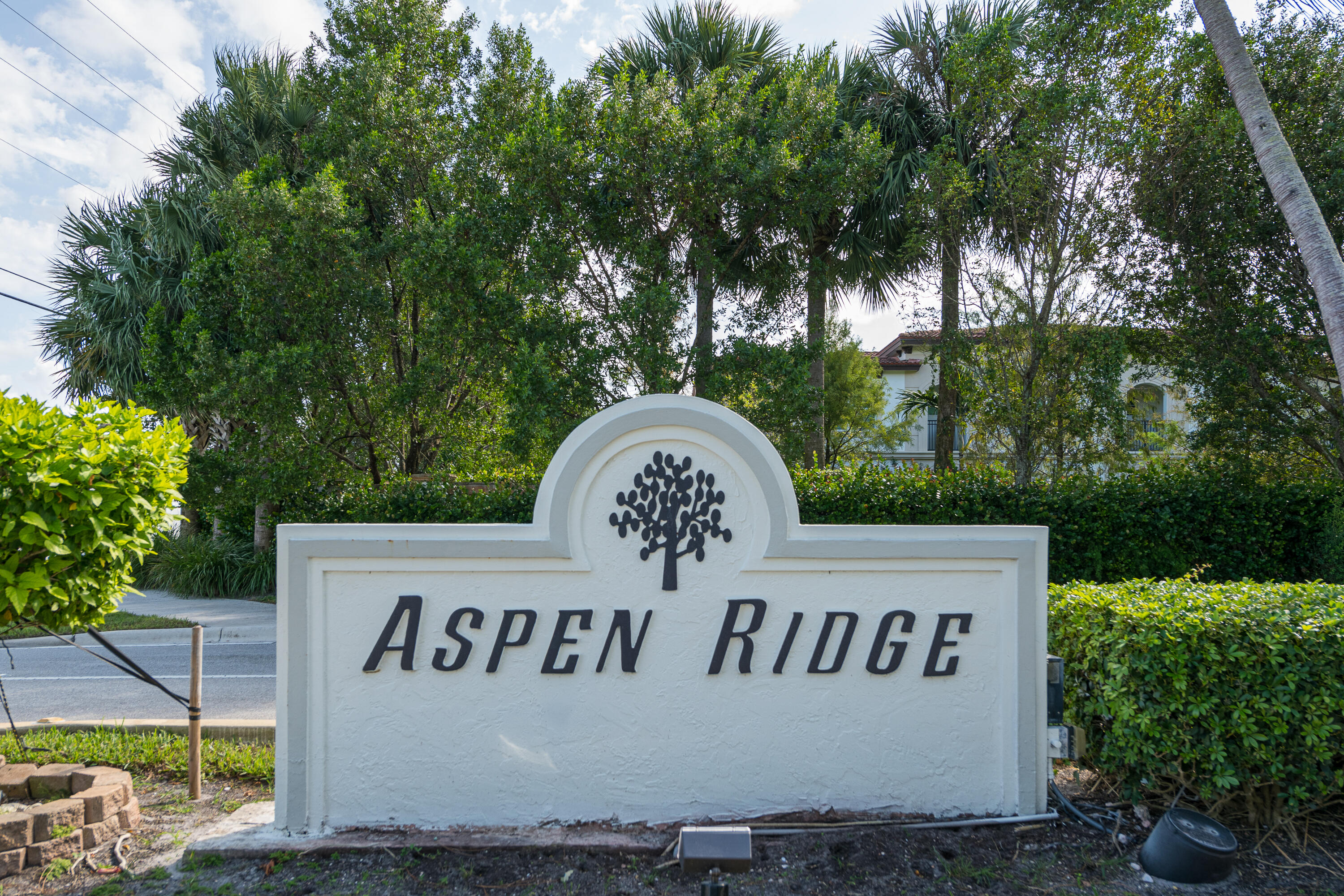 5625 Aspen Ridge Circle