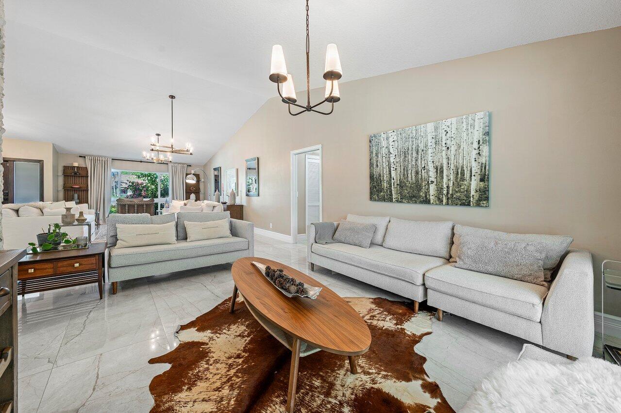 3127 Lakeview Drive