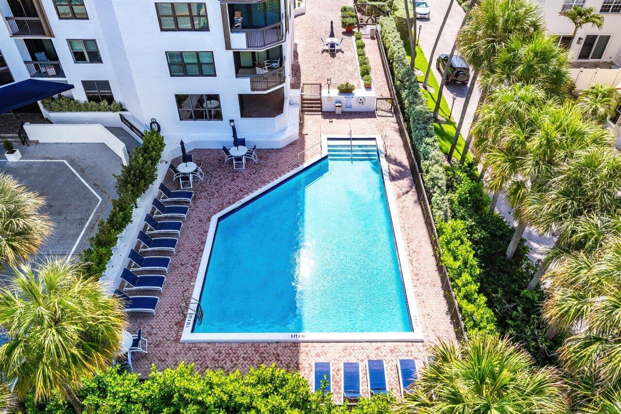 1155 Hillsboro Mile 303