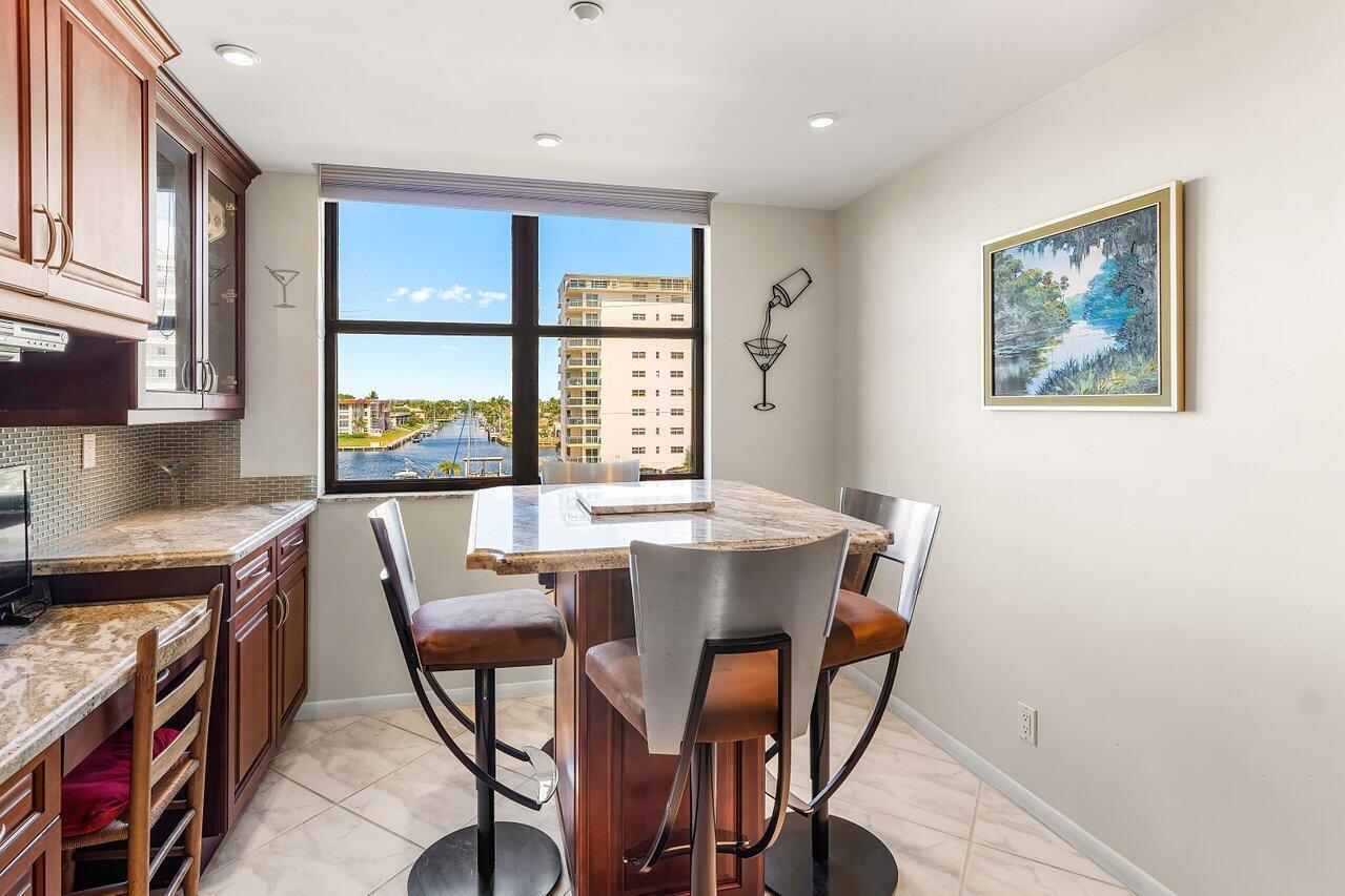 1155 Hillsboro Mile 303