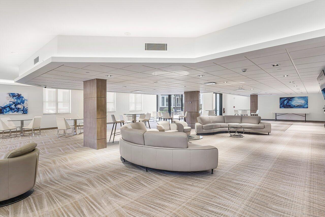 1155 Hillsboro Mile 303