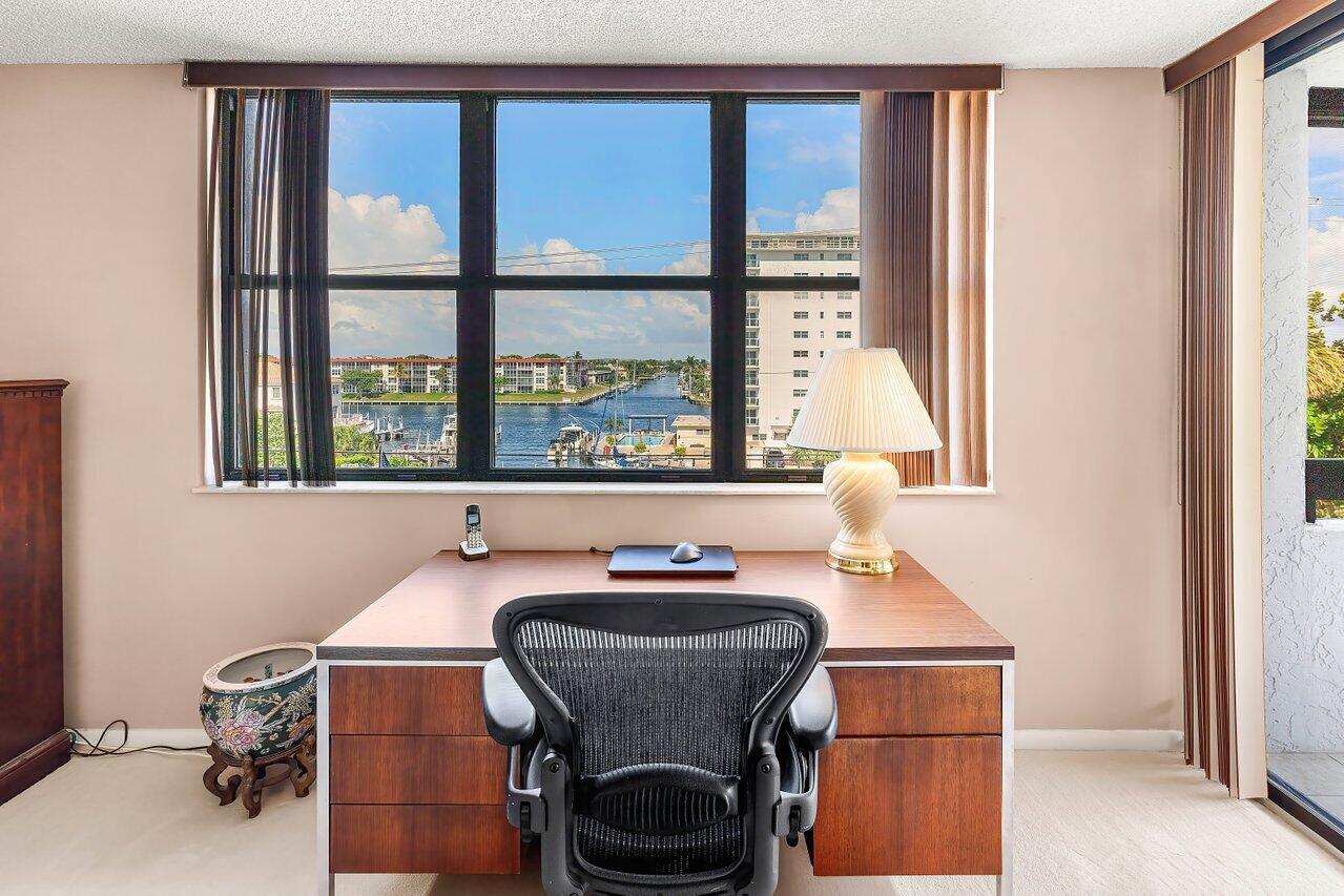 1155 Hillsboro Mile 303