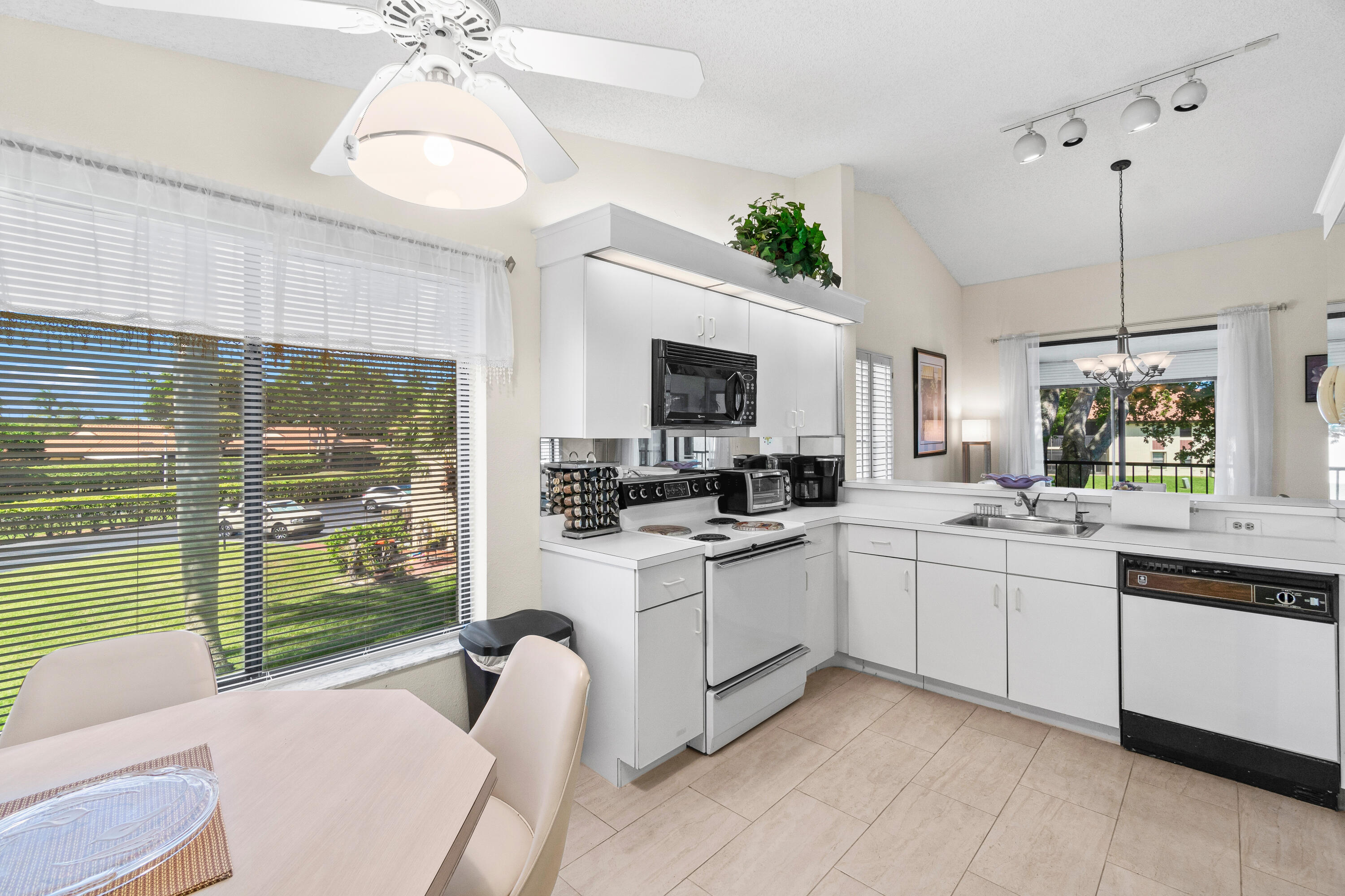 10263 N Circle Lake Drive, 201, Boynton Beach Unit: 201