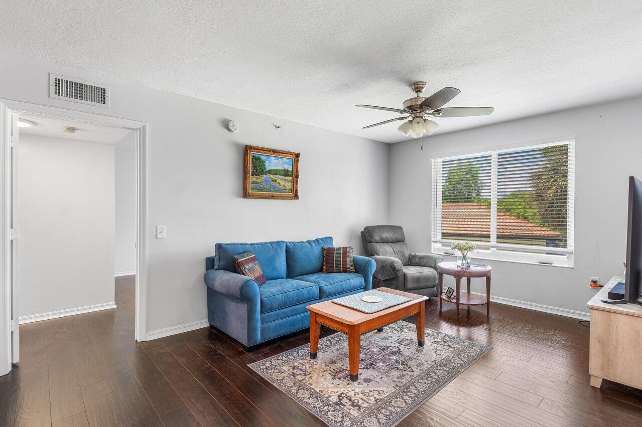 1109 Villa Circle