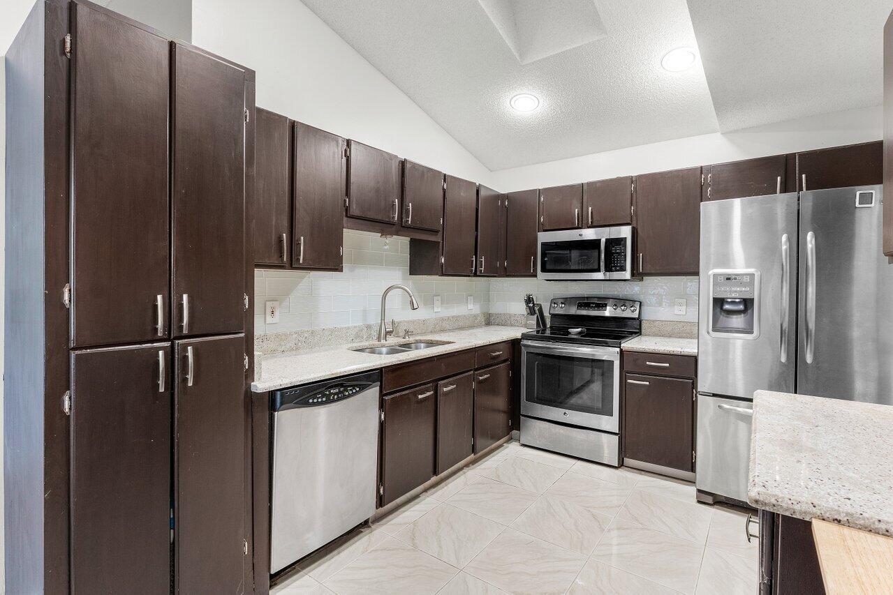 7782 Stirling Bridge Boulevard S