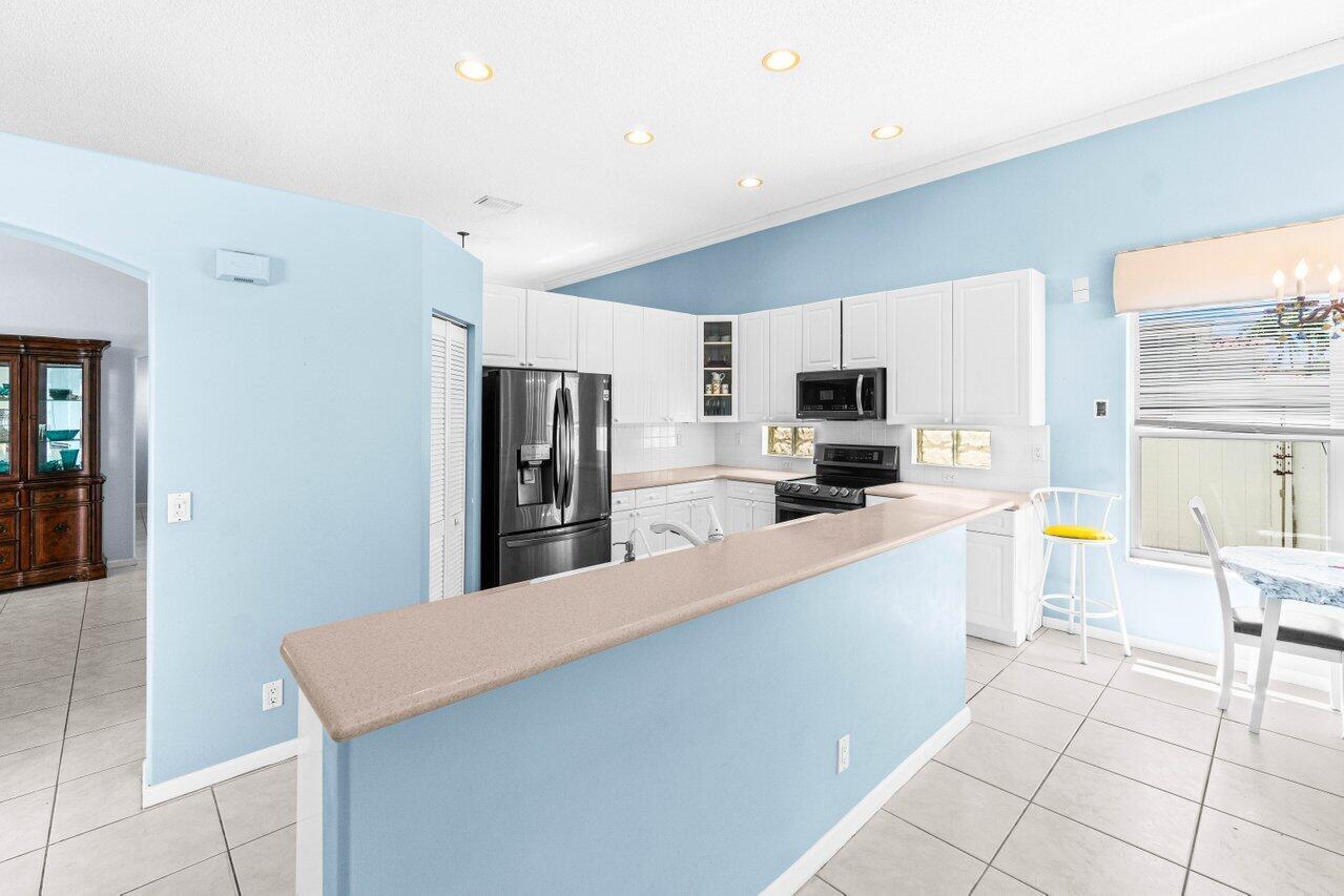 5946 Bay Hill Circle