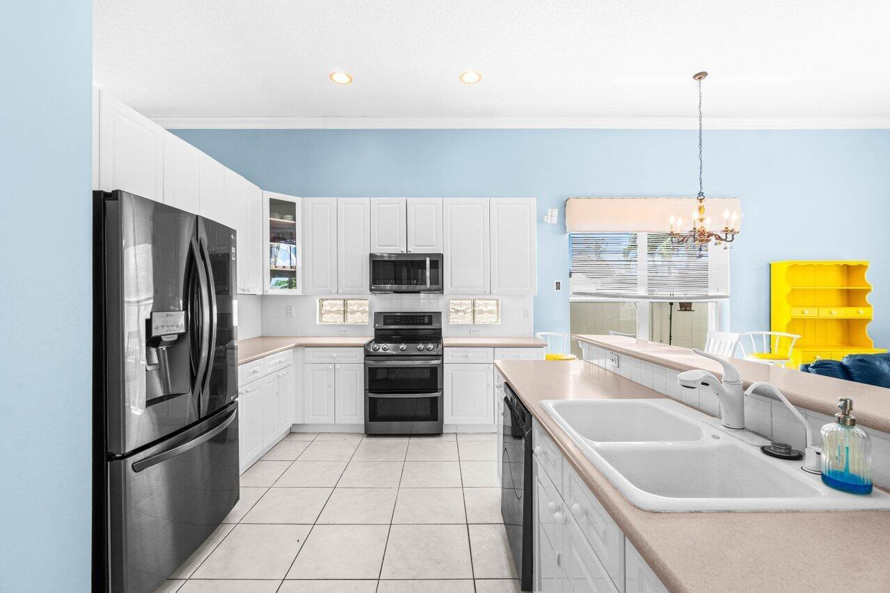 5946 Bay Hill Circle