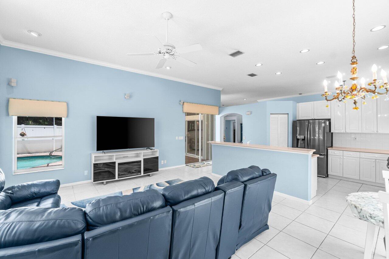 5946 Bay Hill Circle