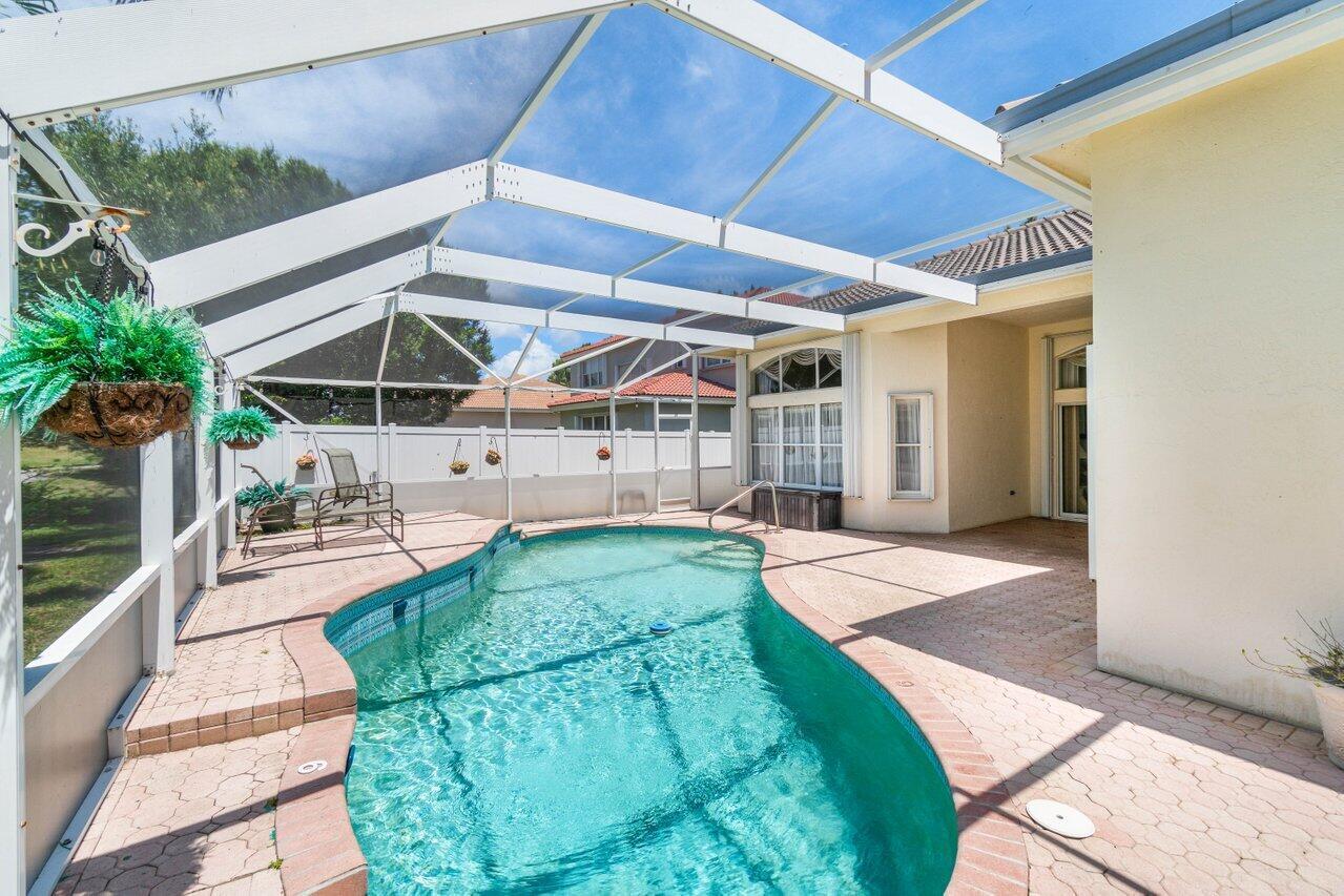 5946 Bay Hill Circle