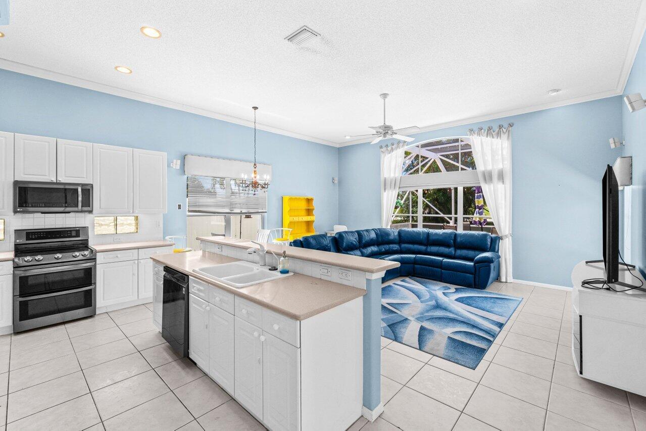 5946 Bay Hill Circle