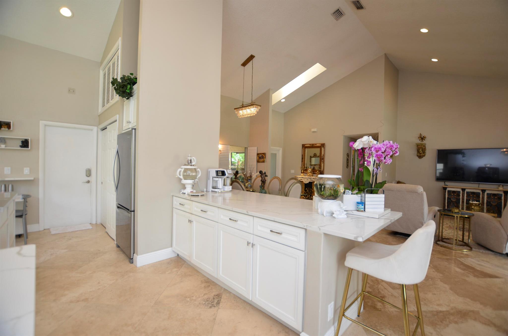 2541 NW 39th Street