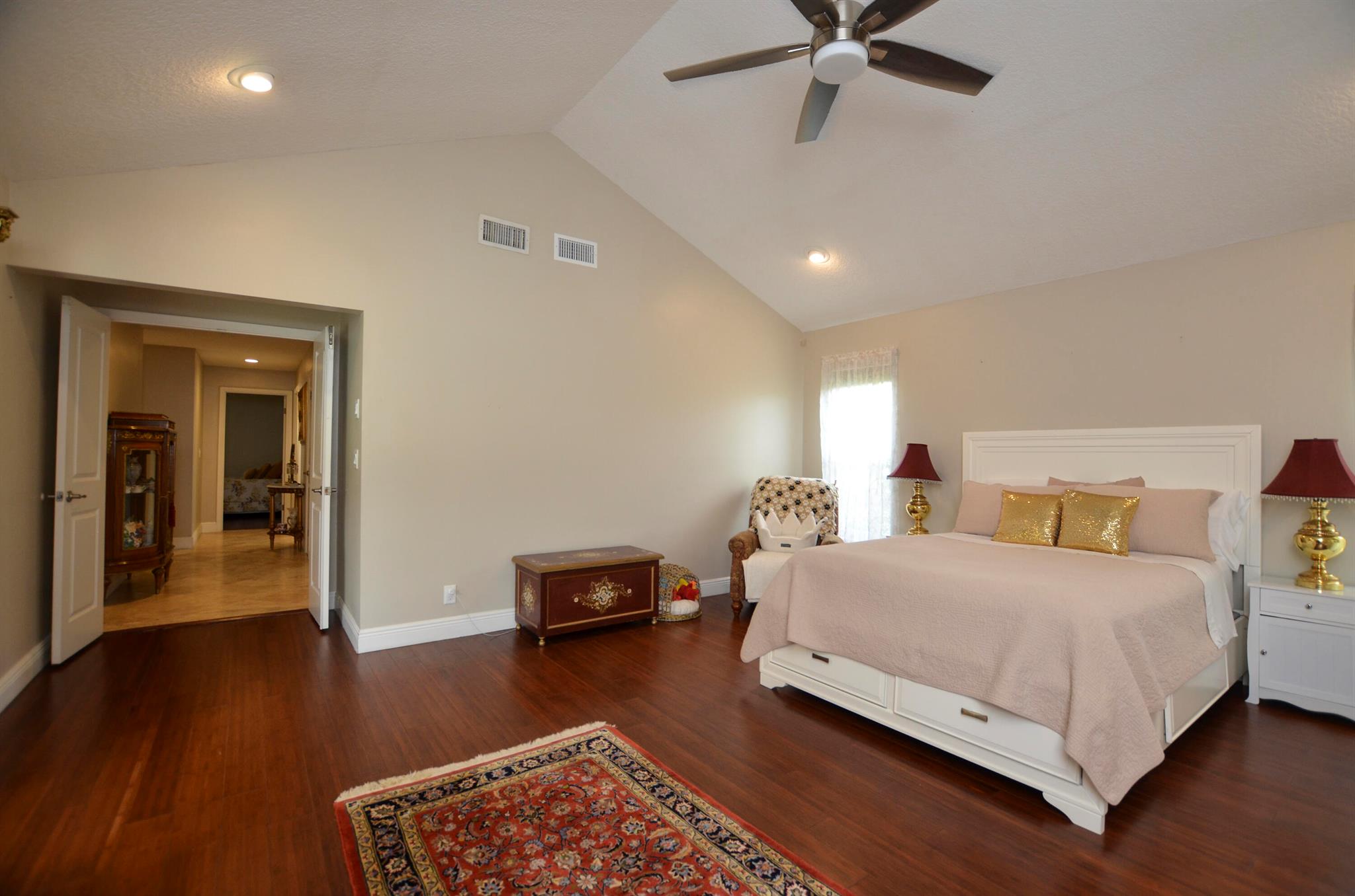 2541 NW 39th Street