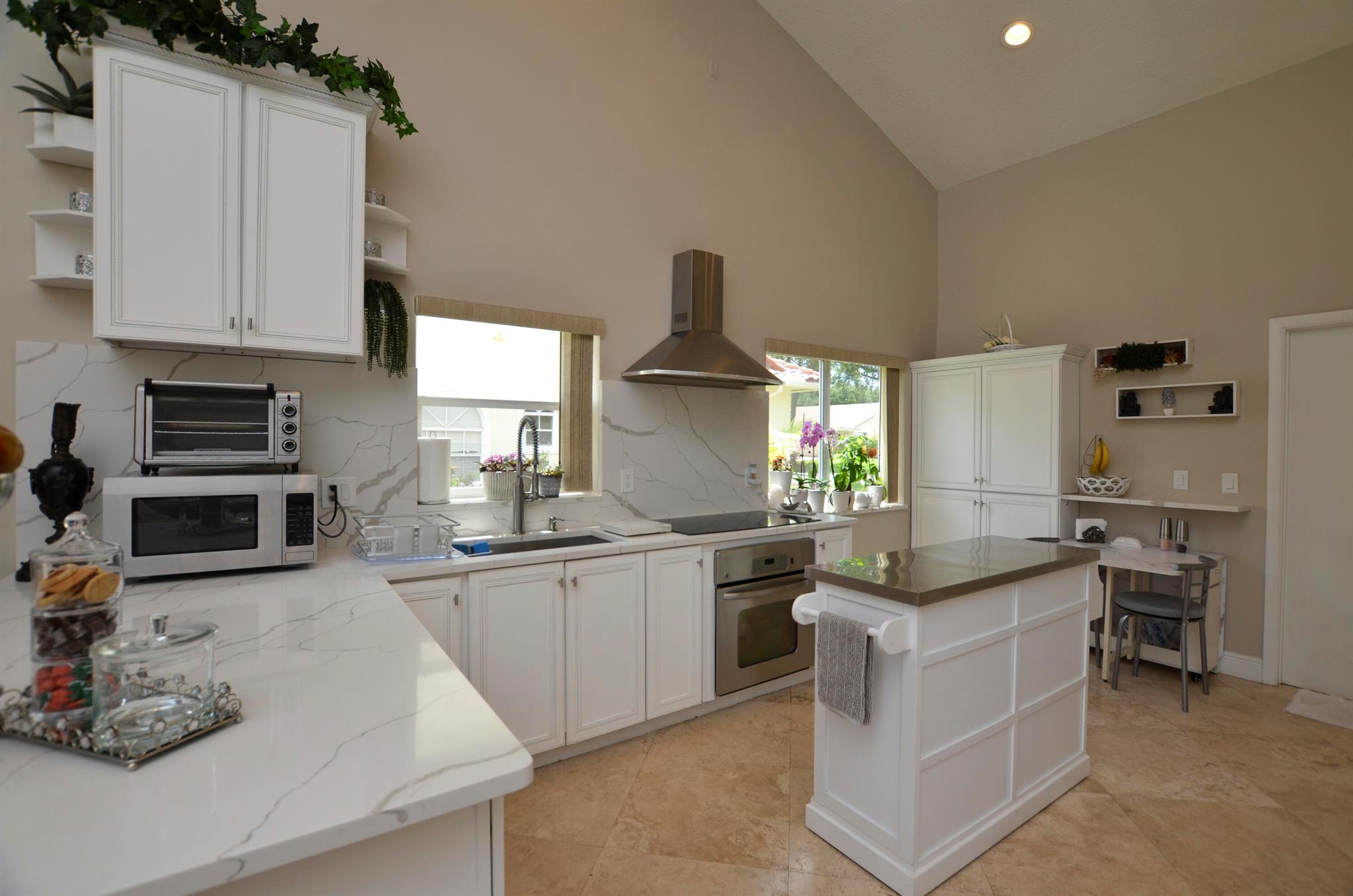 2541 NW 39th Street