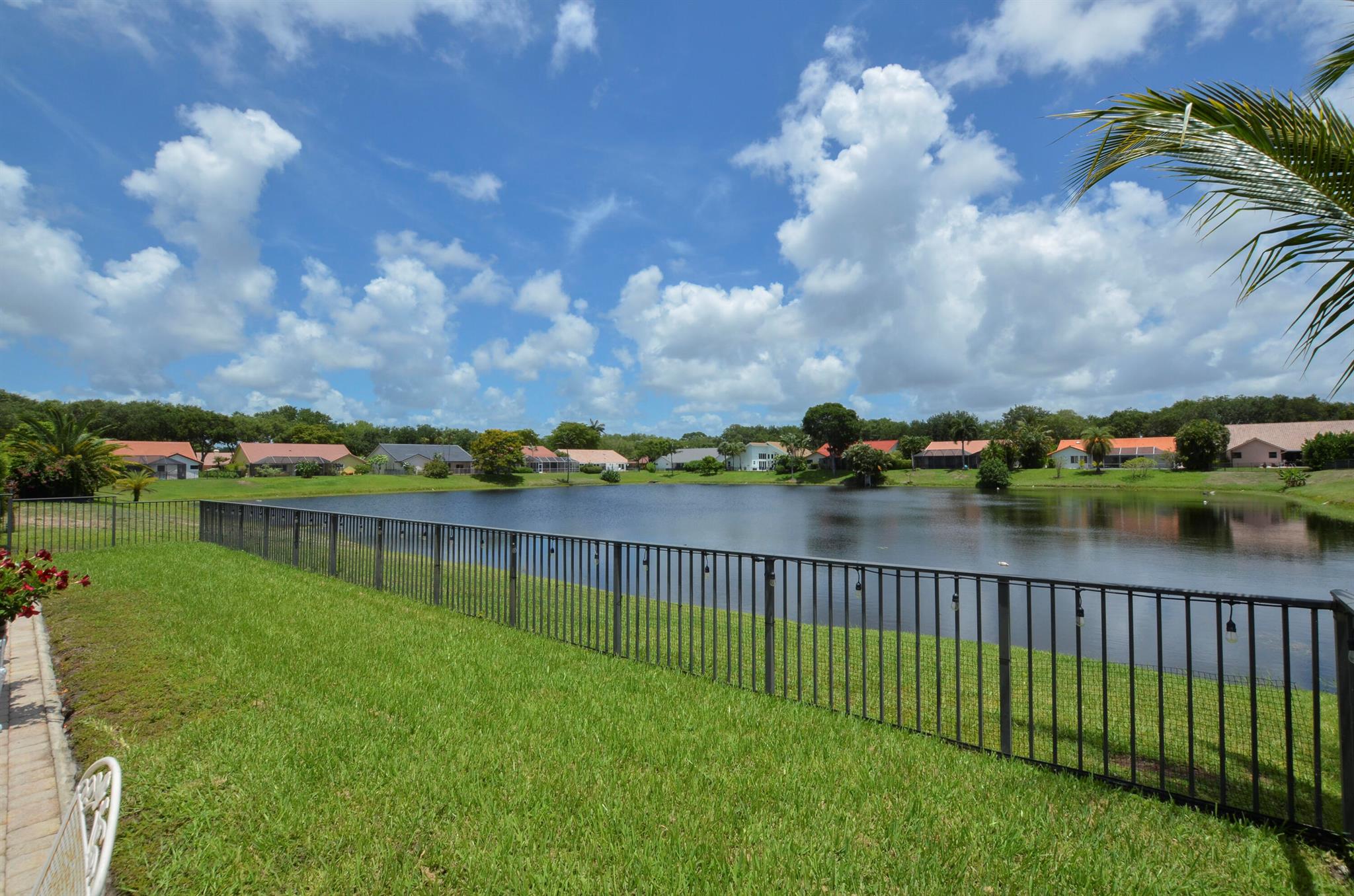 2541 NW 39th Street
