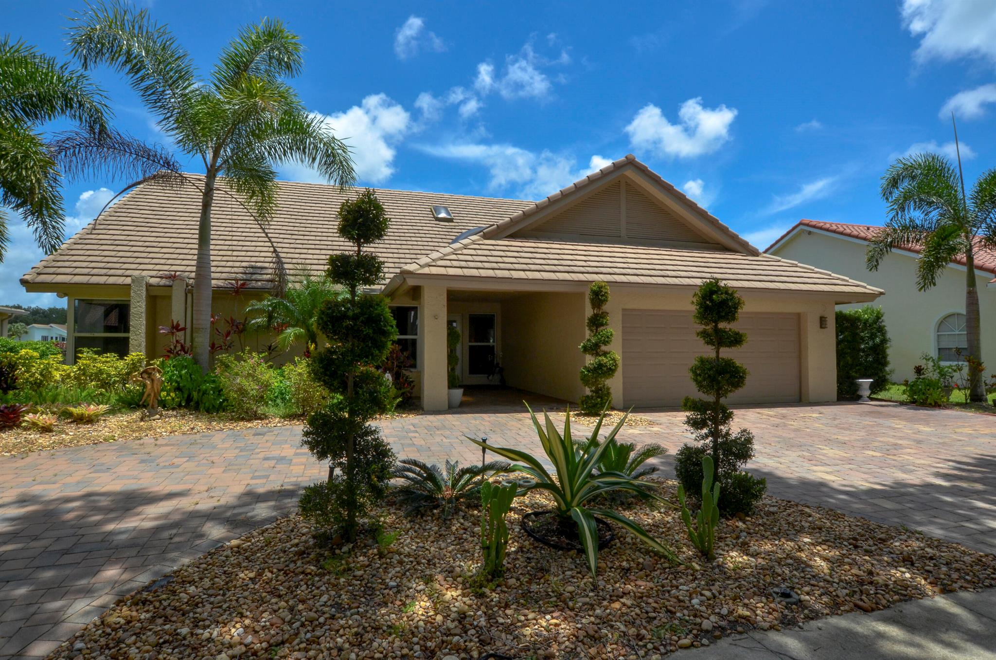 2541 NW 39th Street