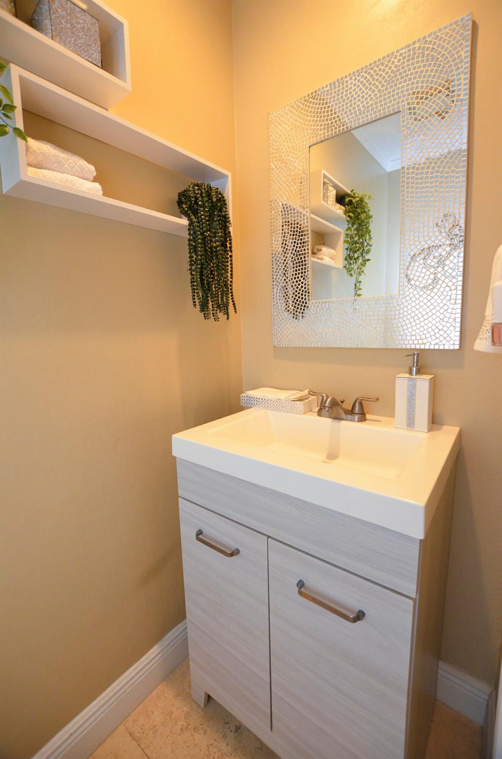 2541 NW 39th Street