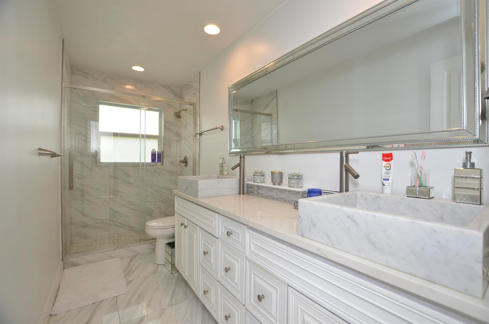 2541 NW 39th Street