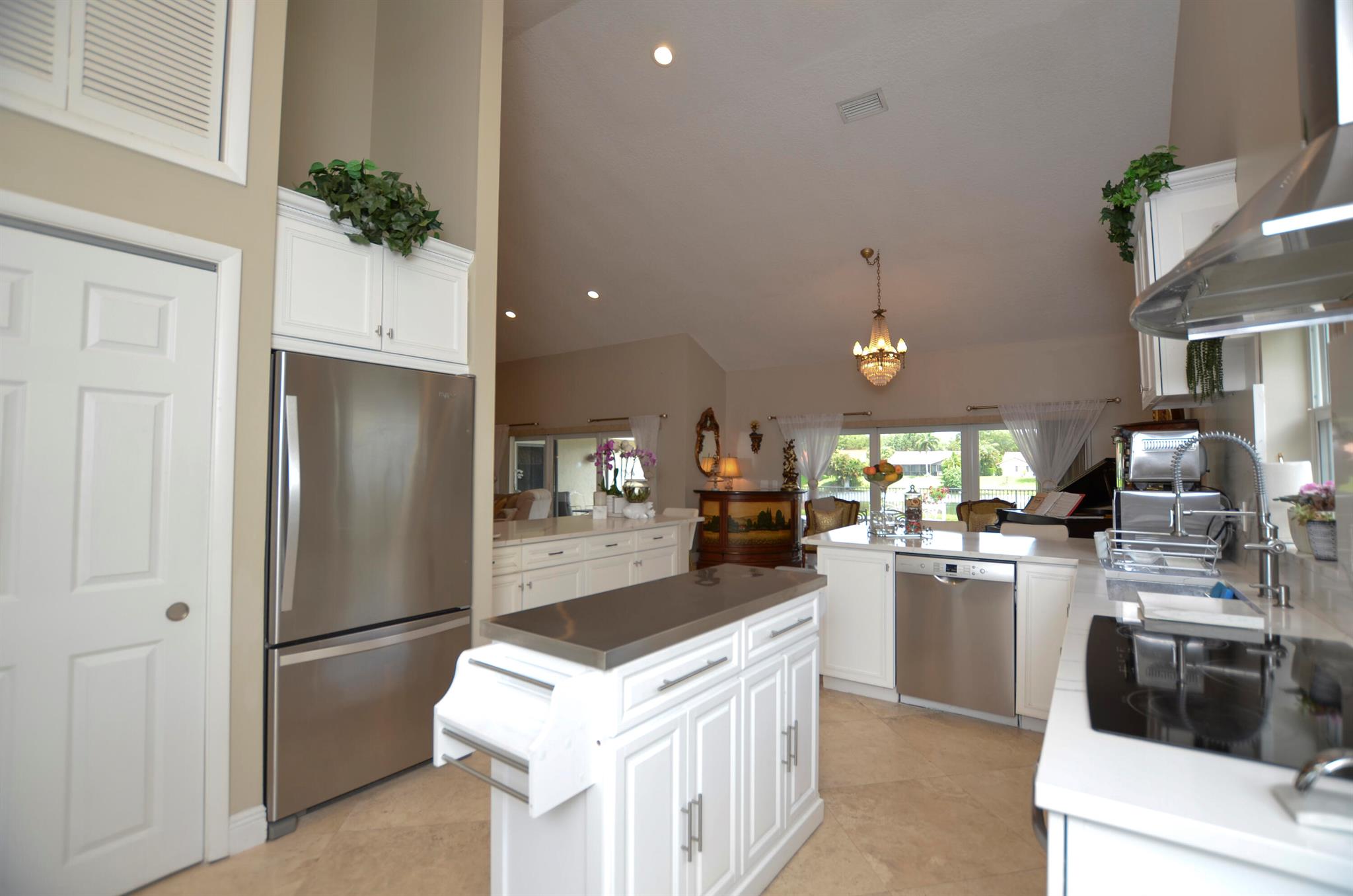 2541 NW 39th Street