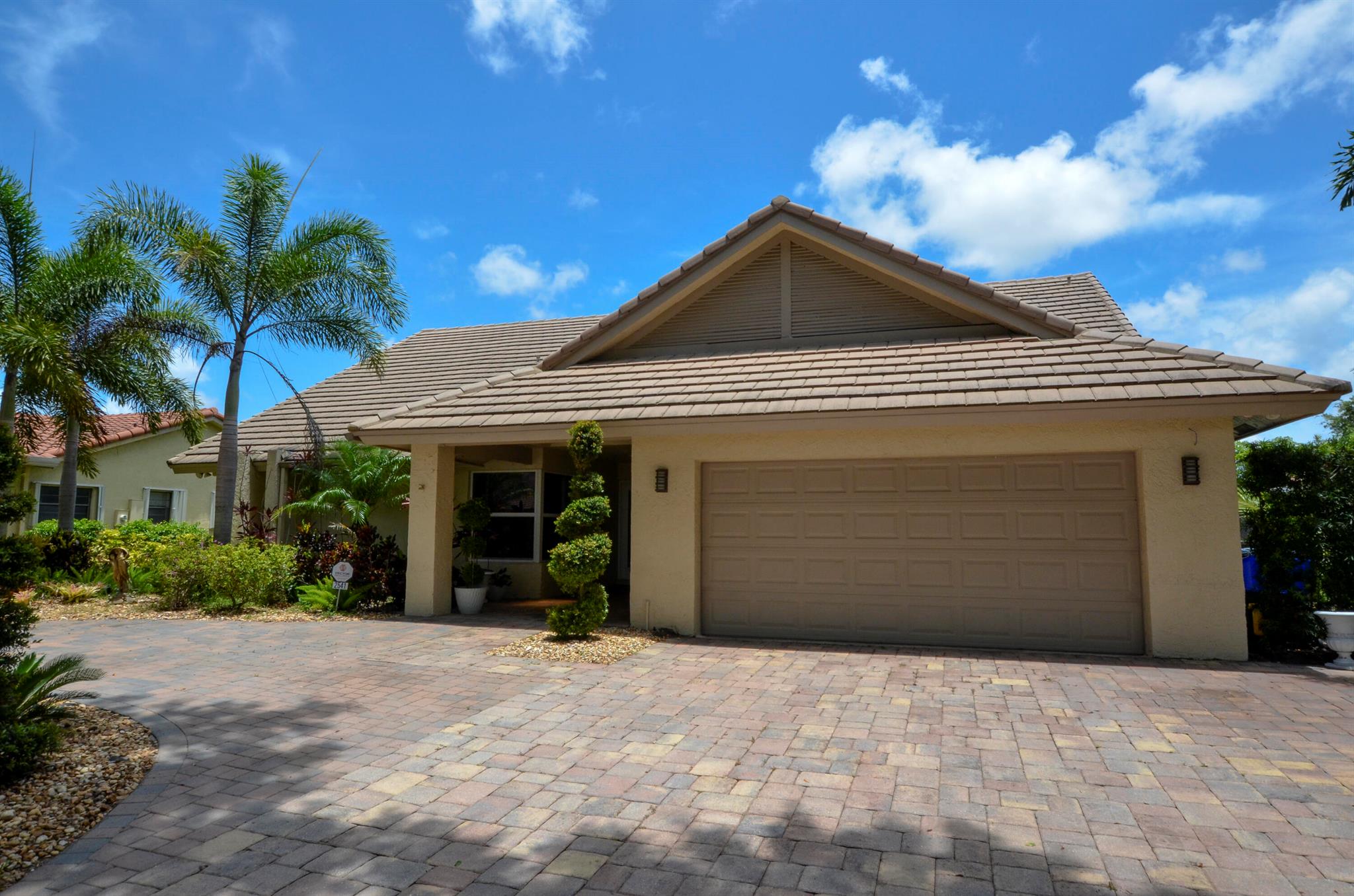 2541 NW 39th Street