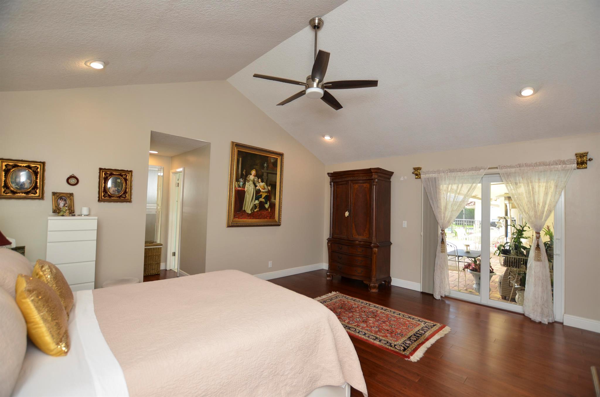 2541 NW 39th Street