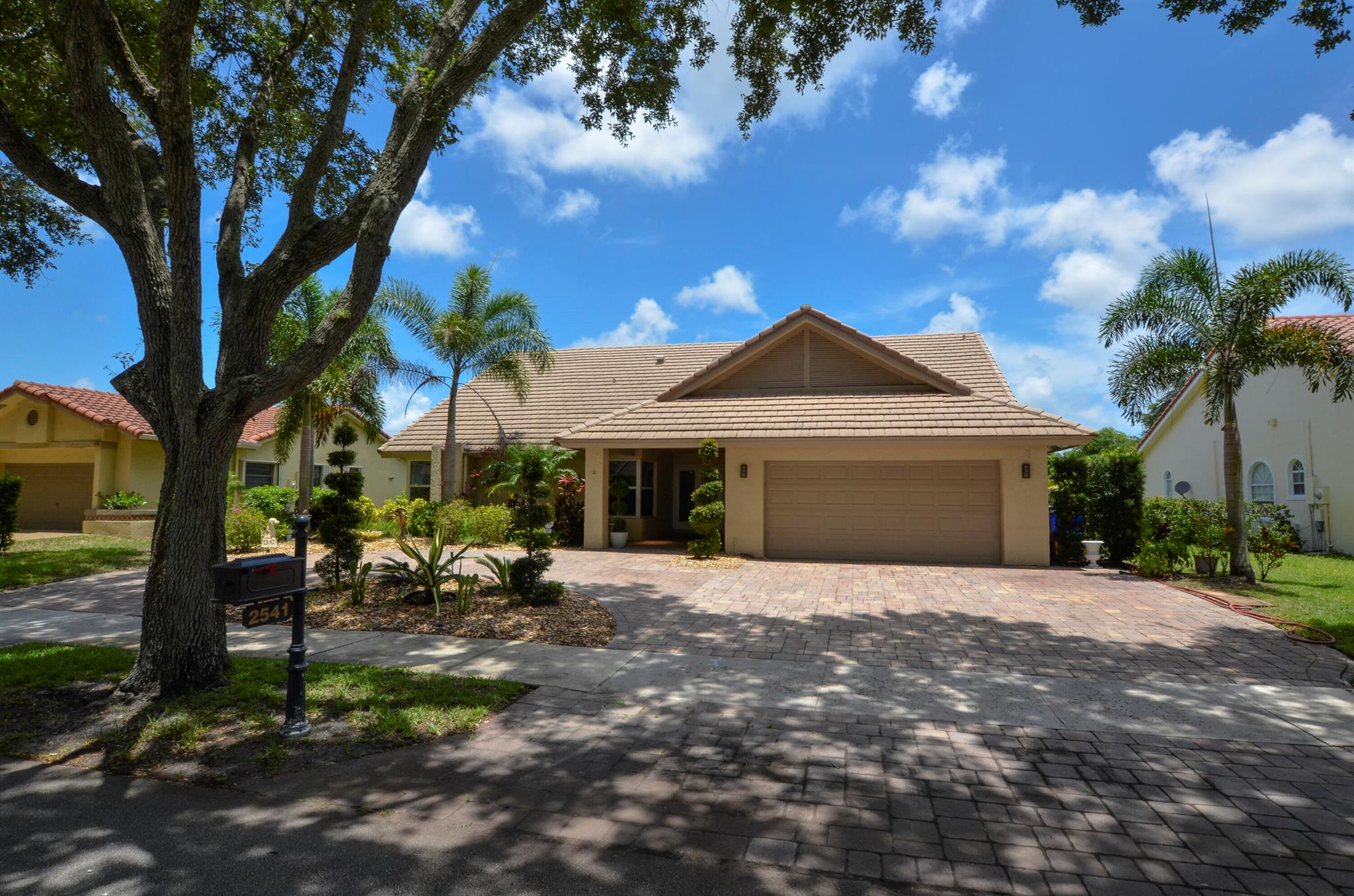 2541 NW 39th Street