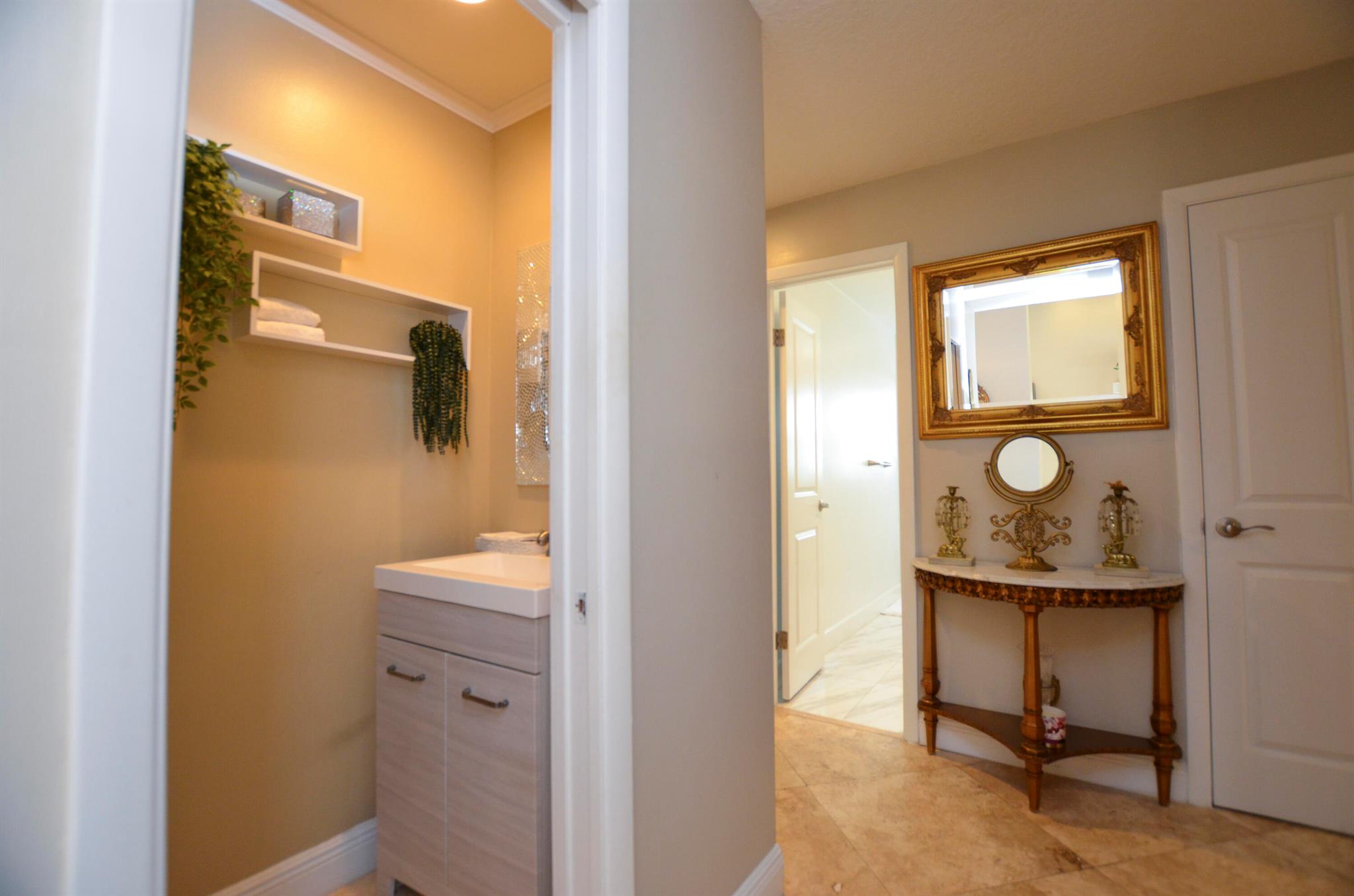 2541 NW 39th Street