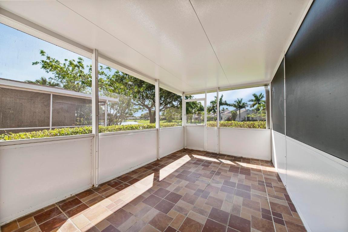 1132 W Lakes Drive, Deerfield Beach