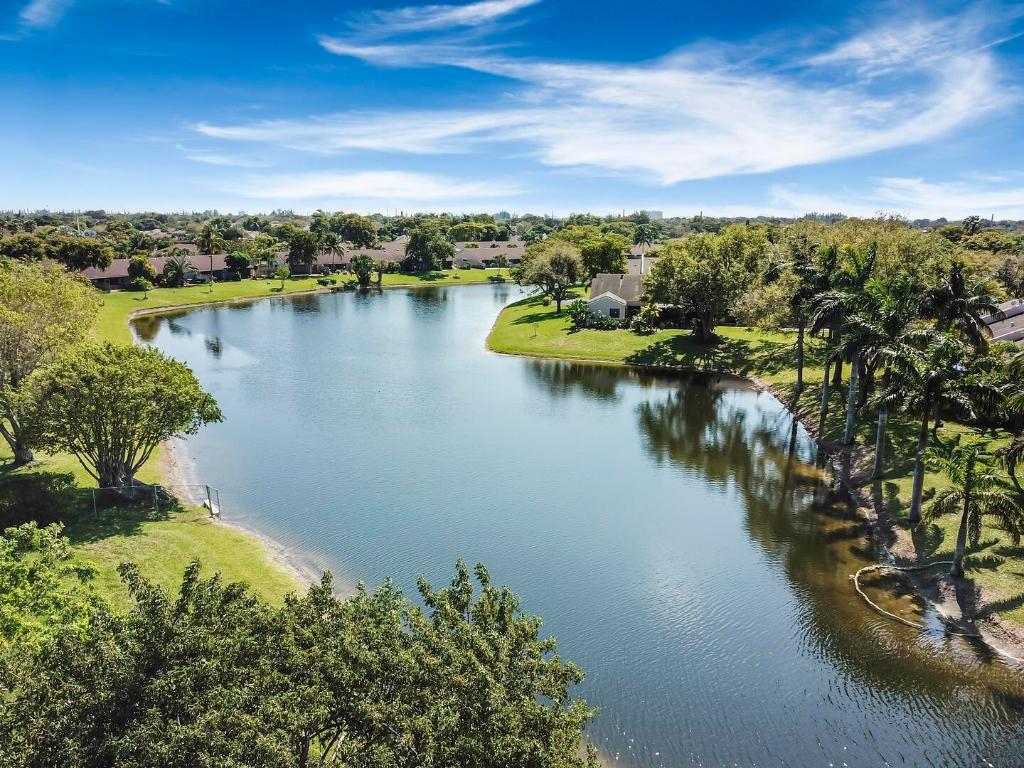 1132 W Lakes Drive, Deerfield Beach