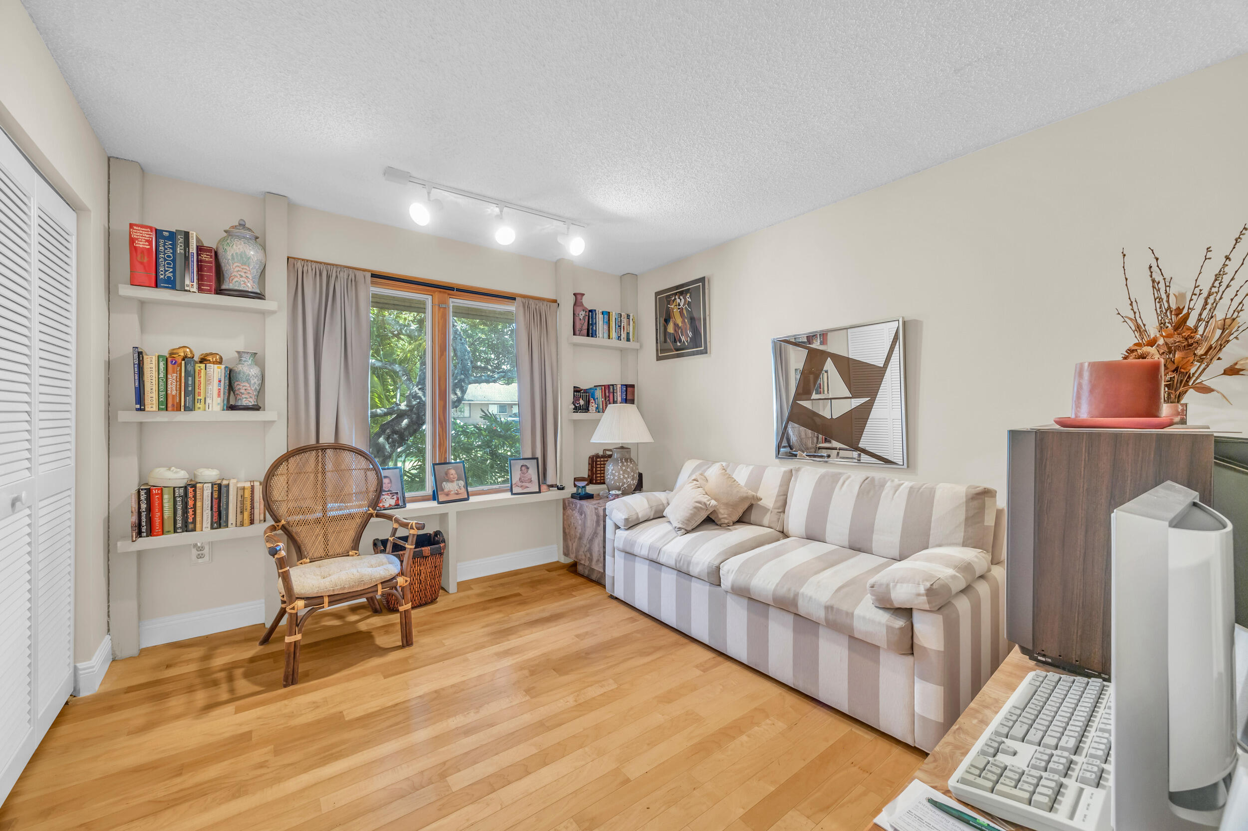 9070 NW 16th Street