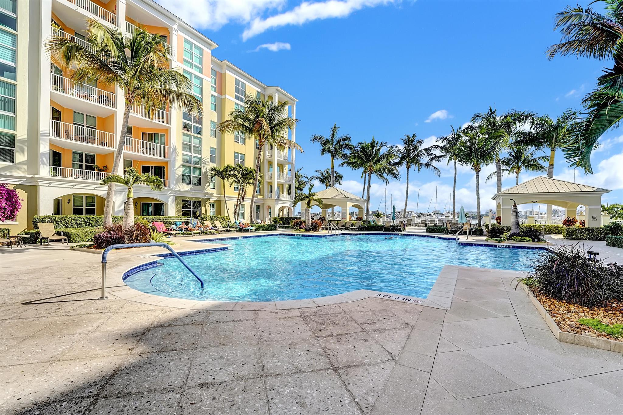 804 E Windward Way 606