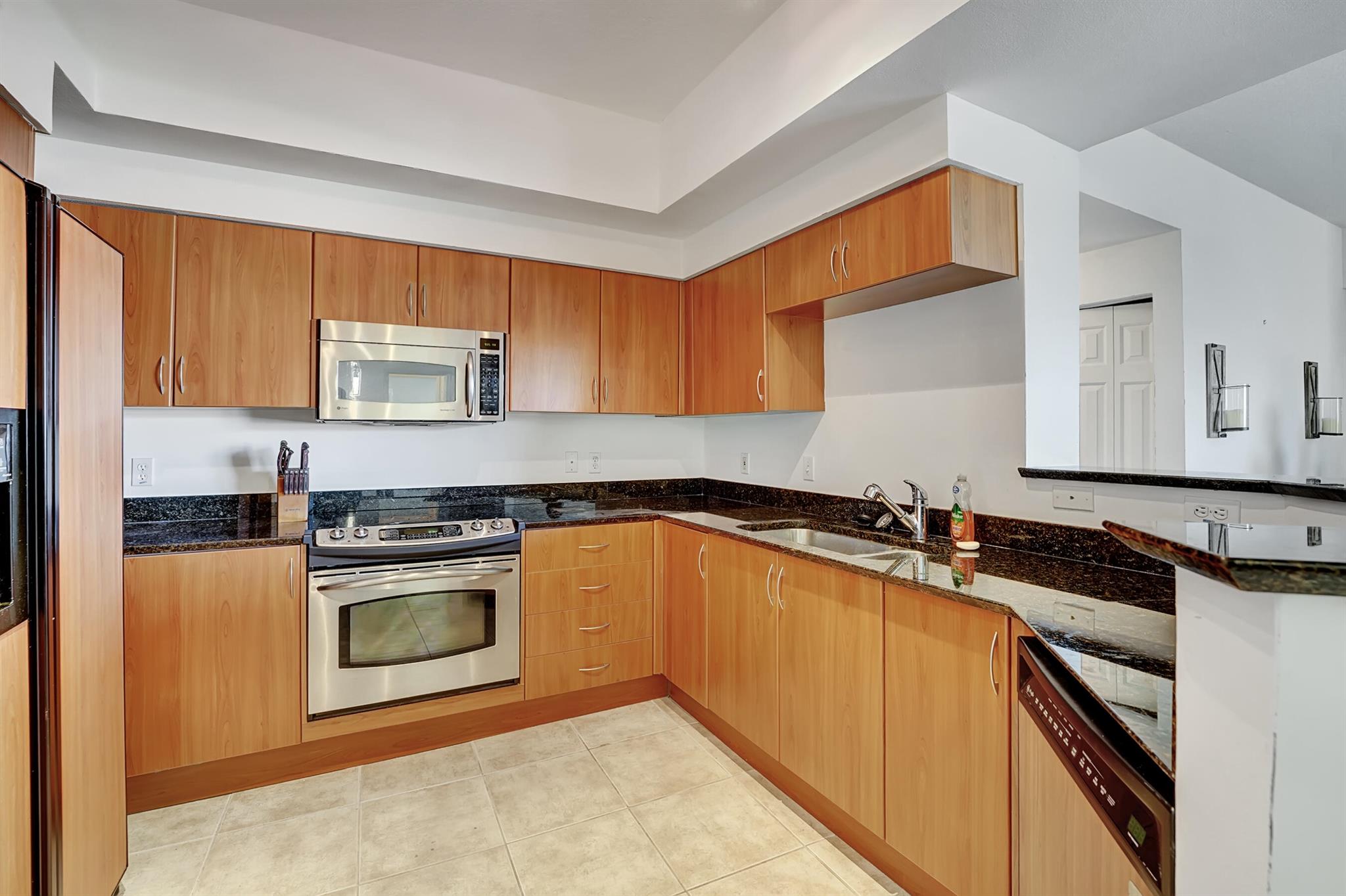 804 E Windward Way 606