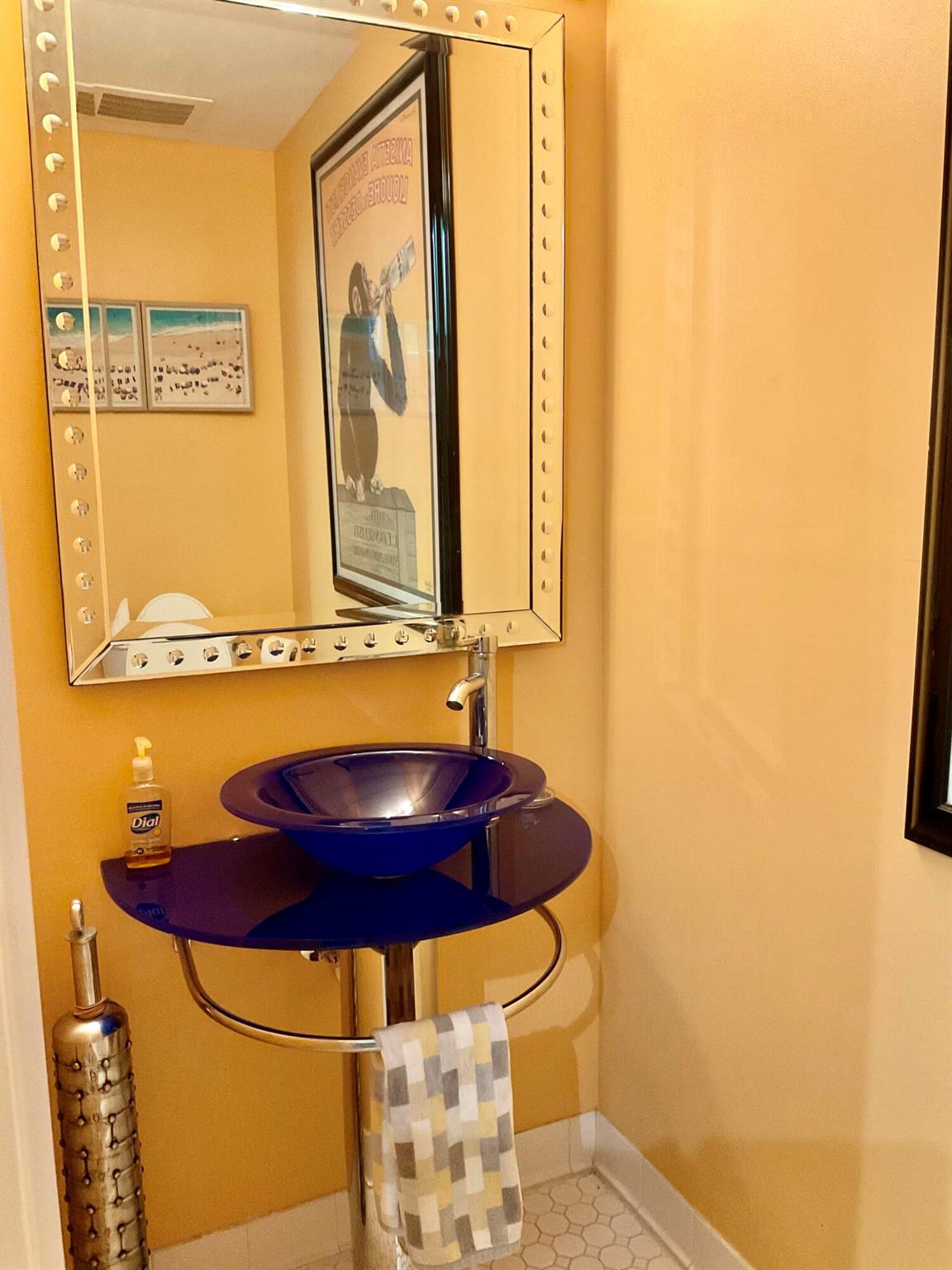 185 NE 4th Avenue E 209