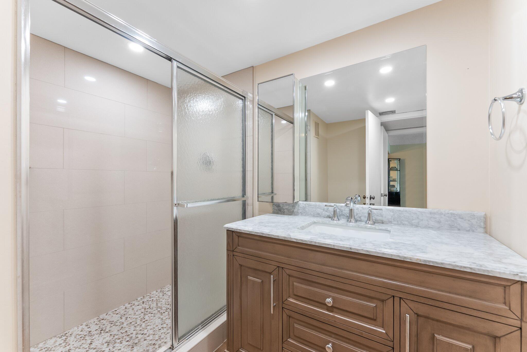 16401 Golf Club Road 211