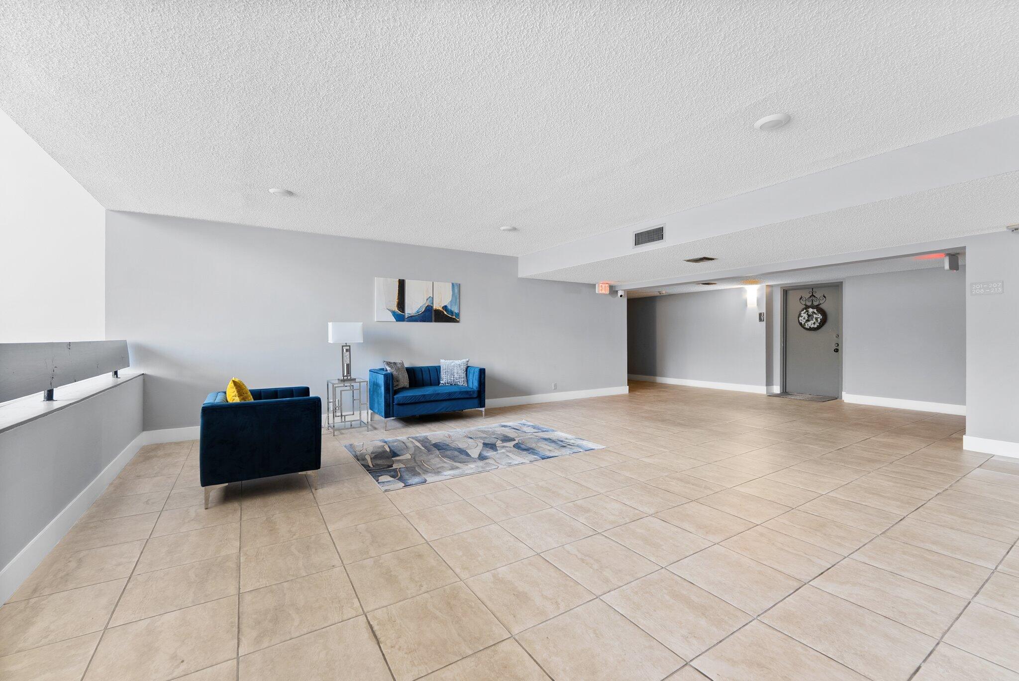 16401 Golf Club Road 211