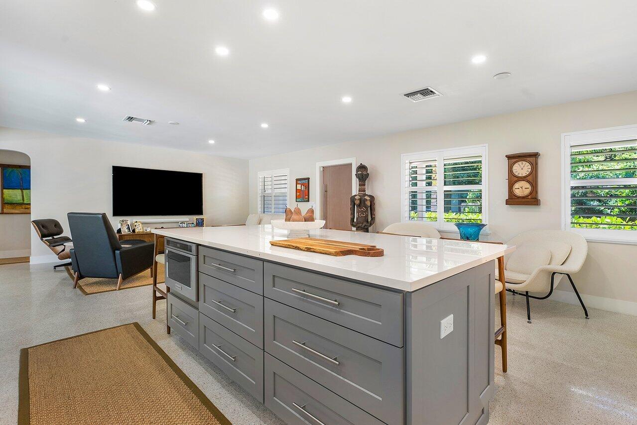 911 SW 27th Ter Terrace