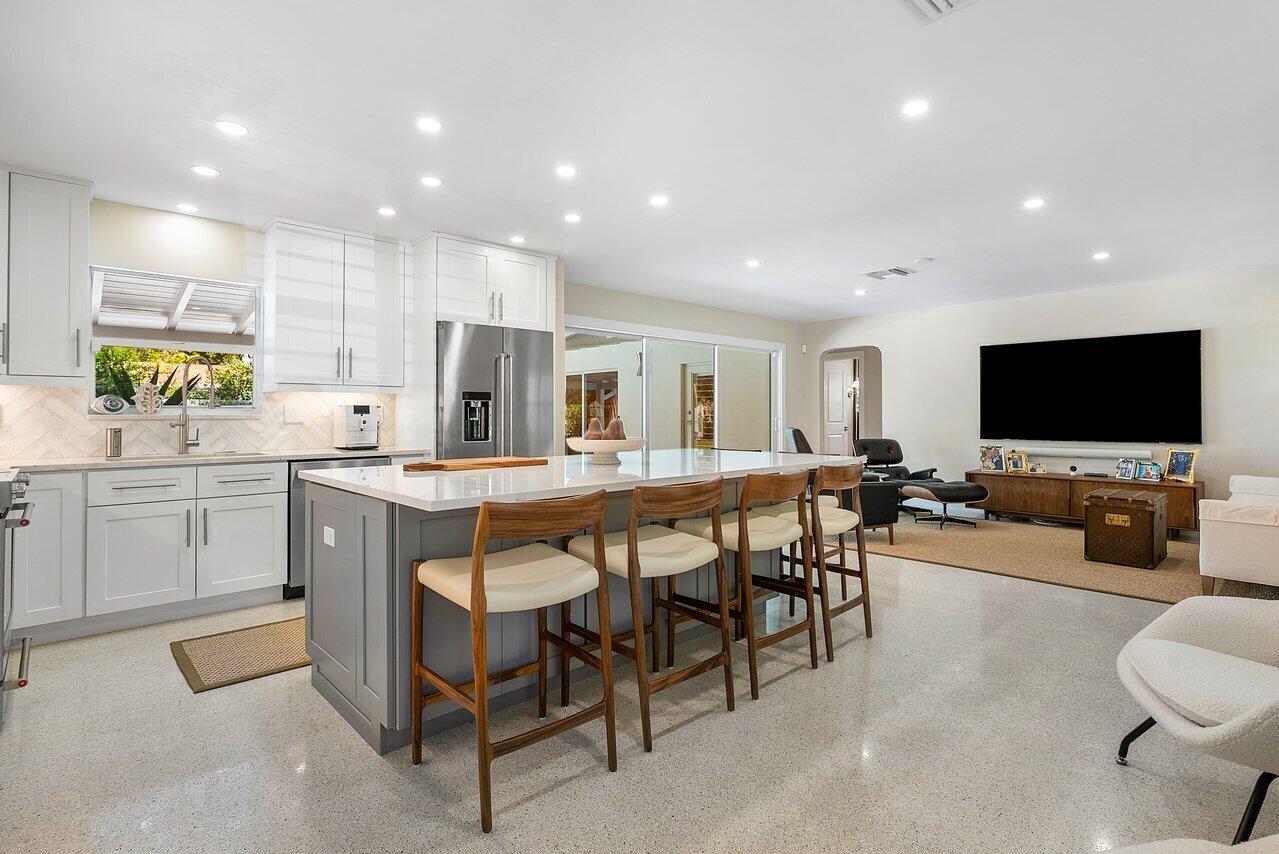 911 SW 27th Ter Terrace