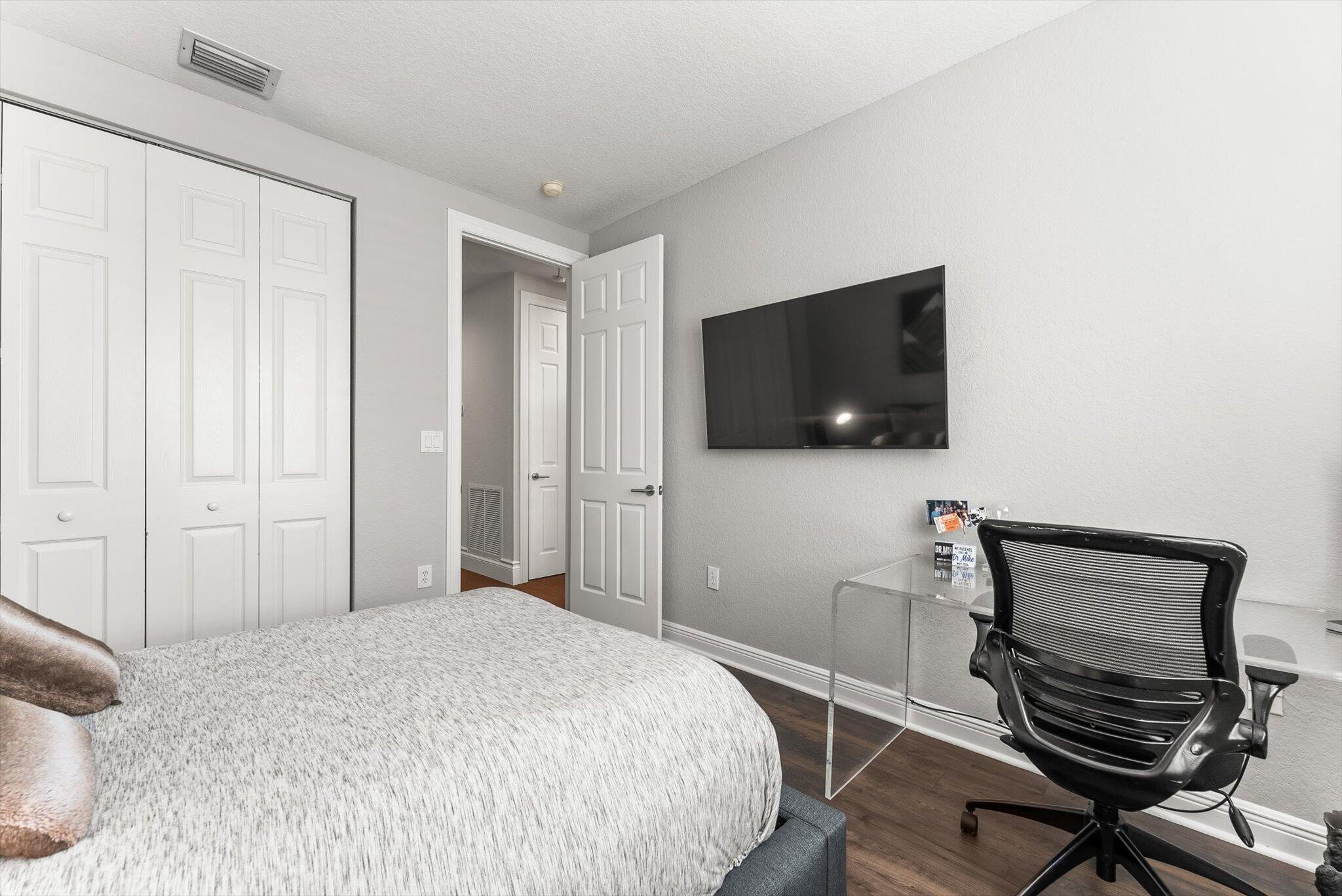 19335 Skyridge Circle