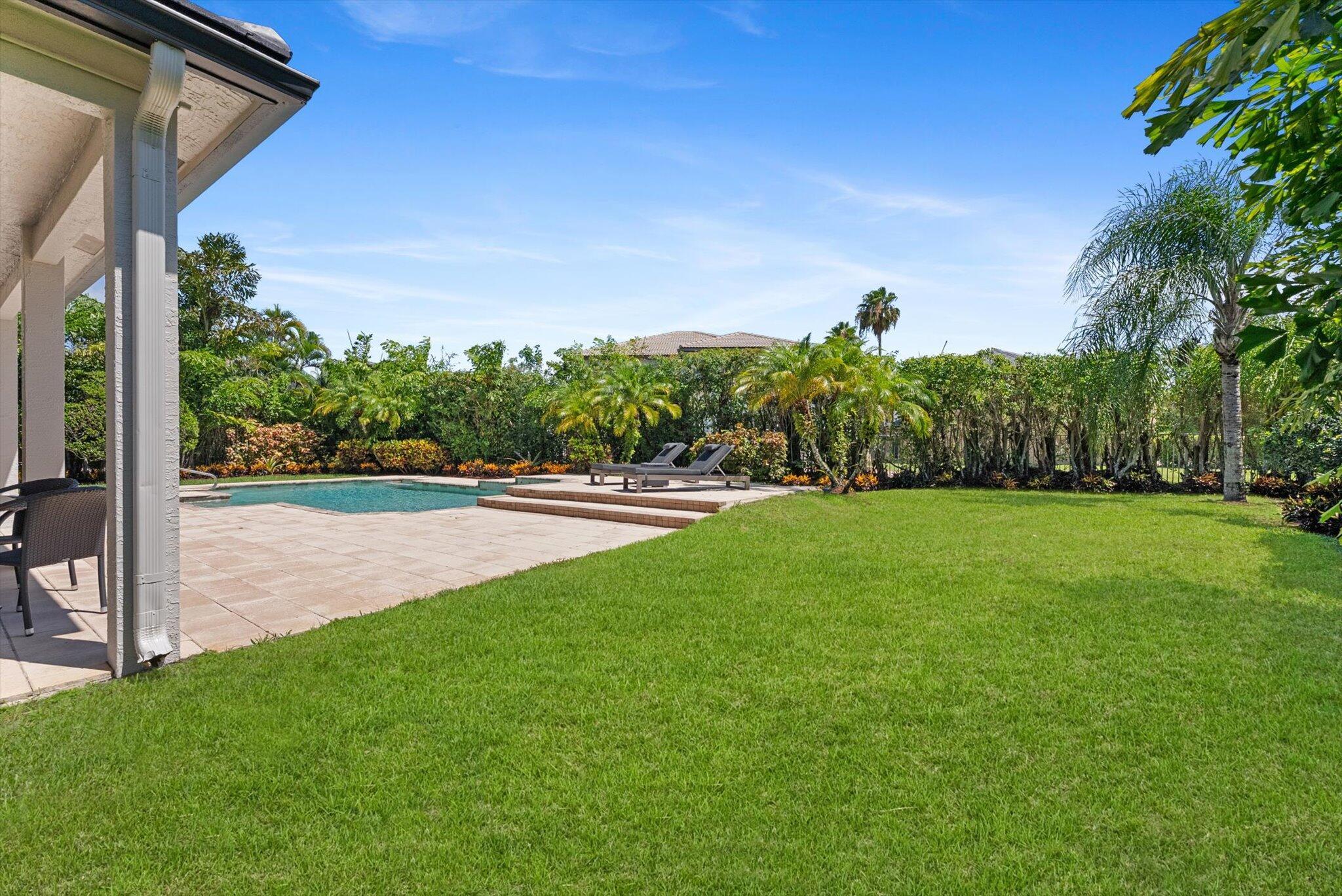 19335 Skyridge Circle