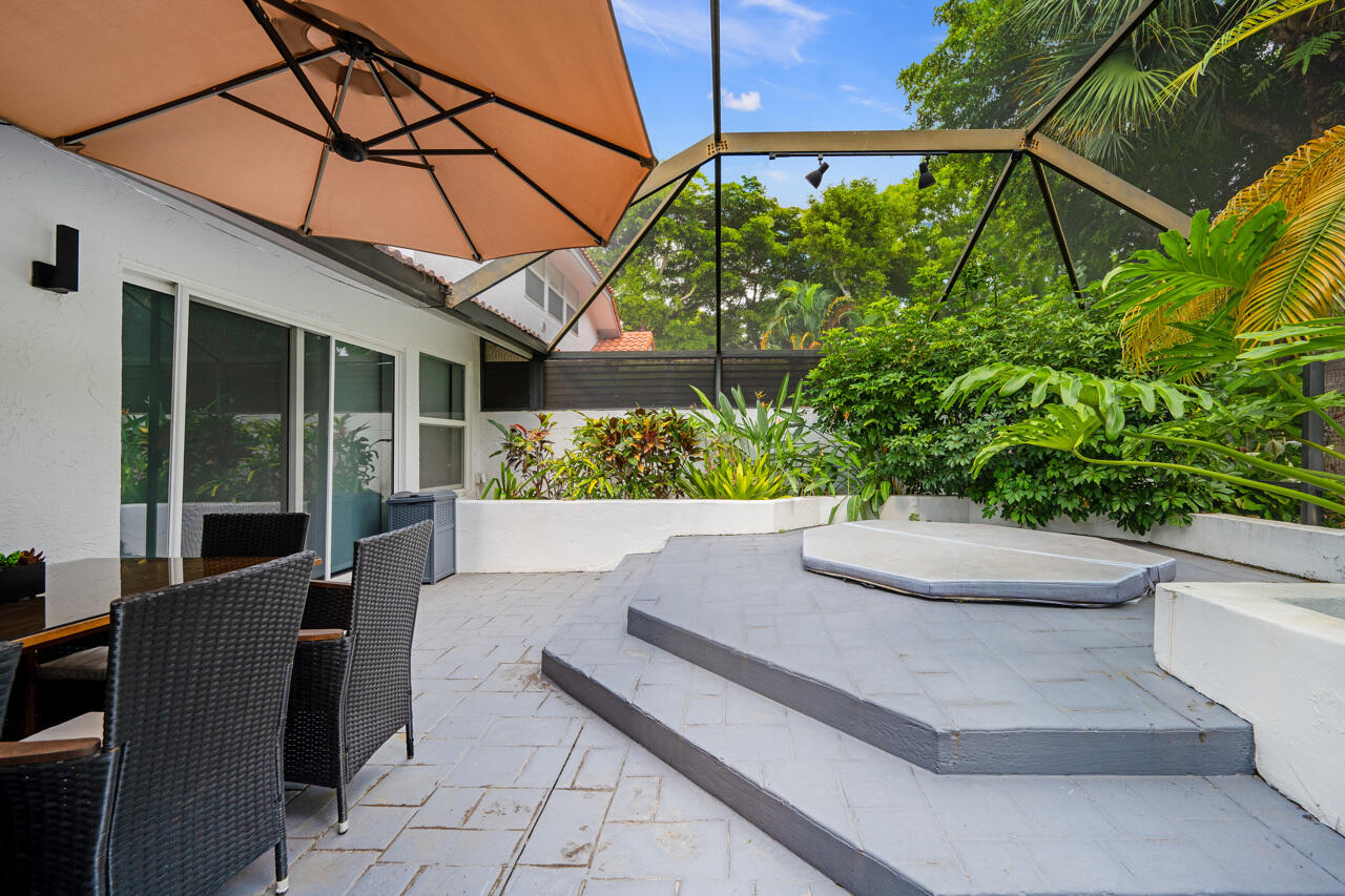 2081 NW 52nd Street
