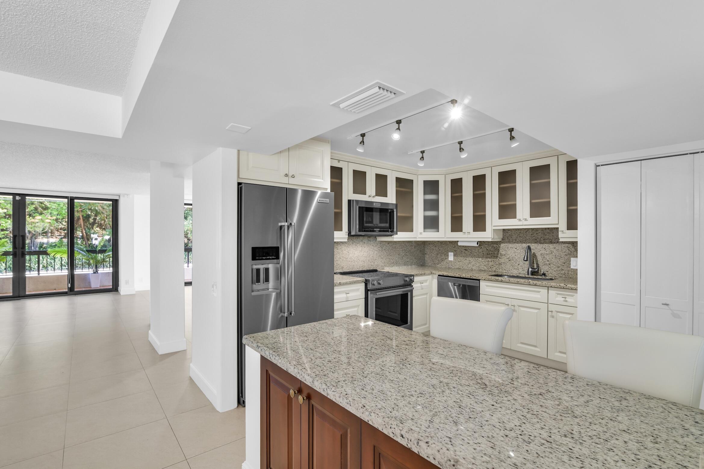 277 N Ocean Boulevard 1010