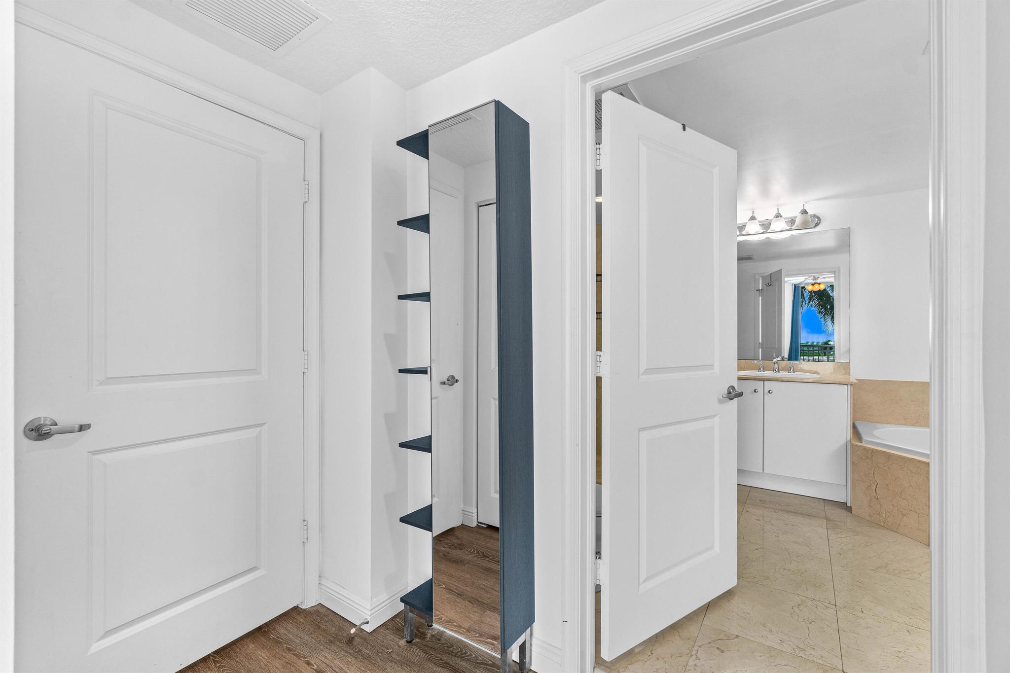 350 N Federal Highway 609