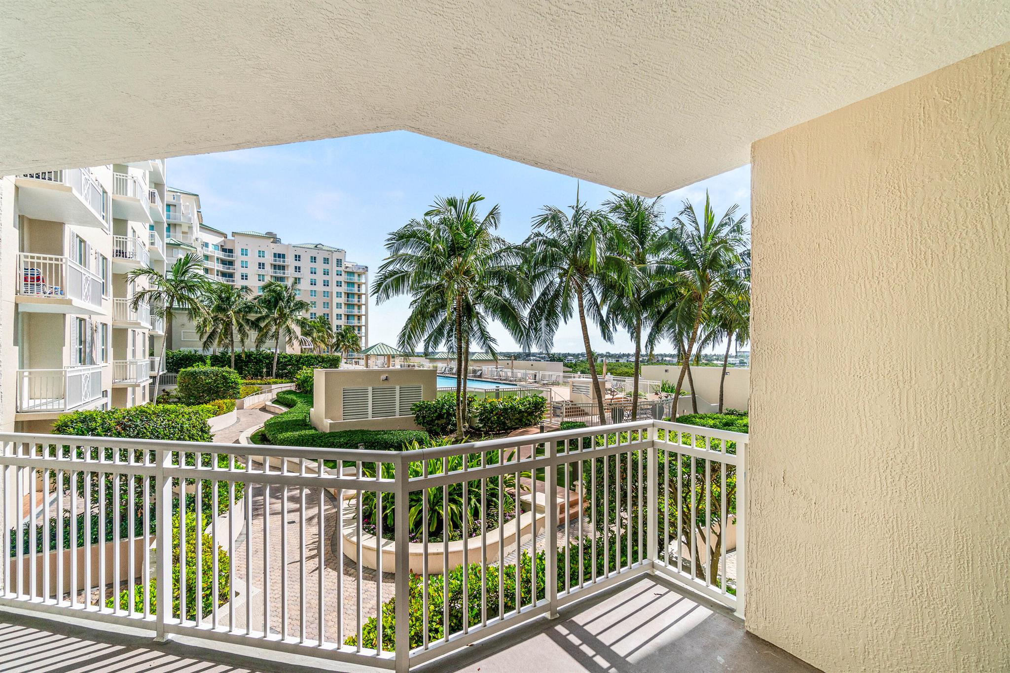 350 N Federal Highway 609