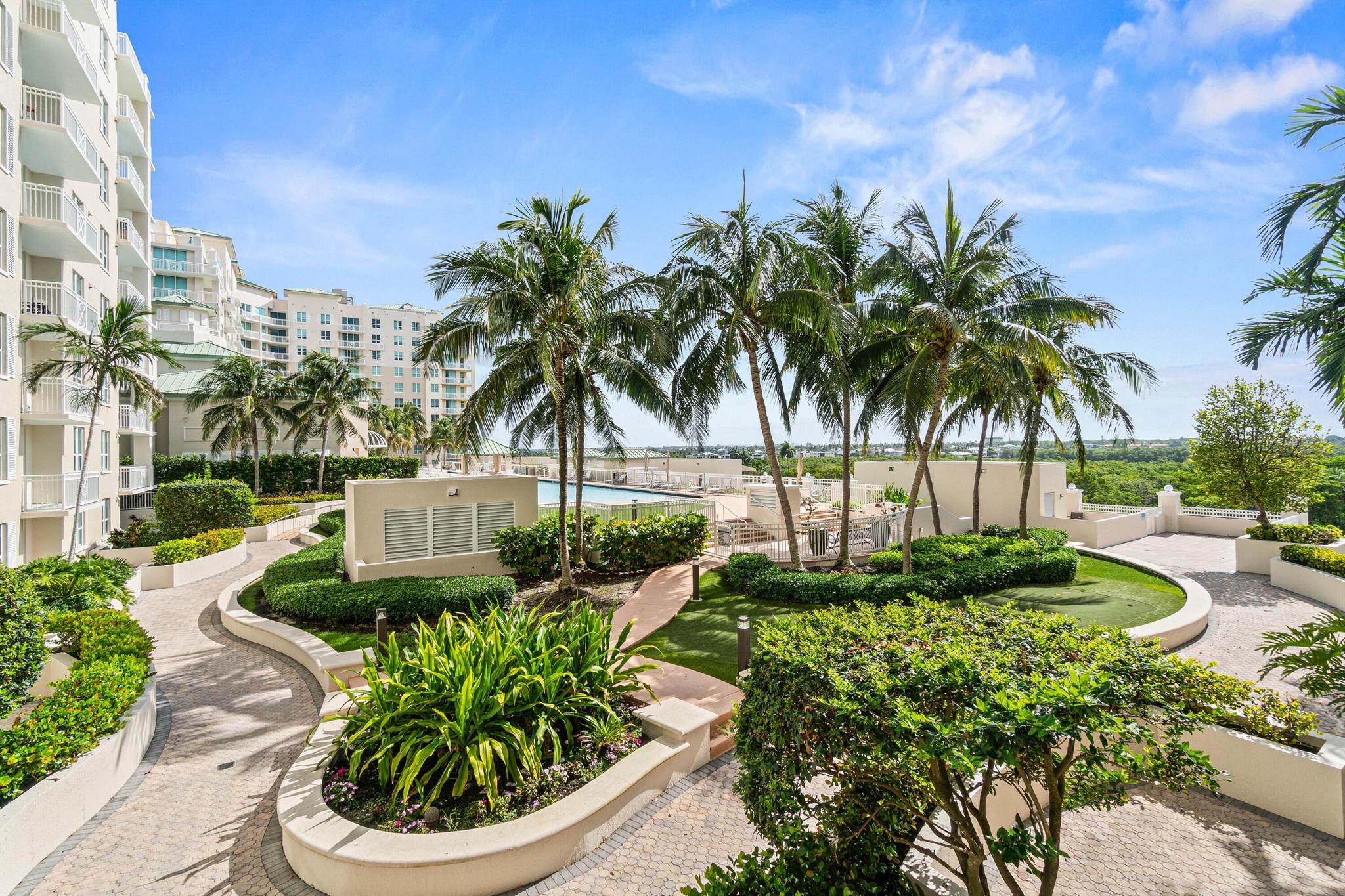 350 N Federal Highway 609