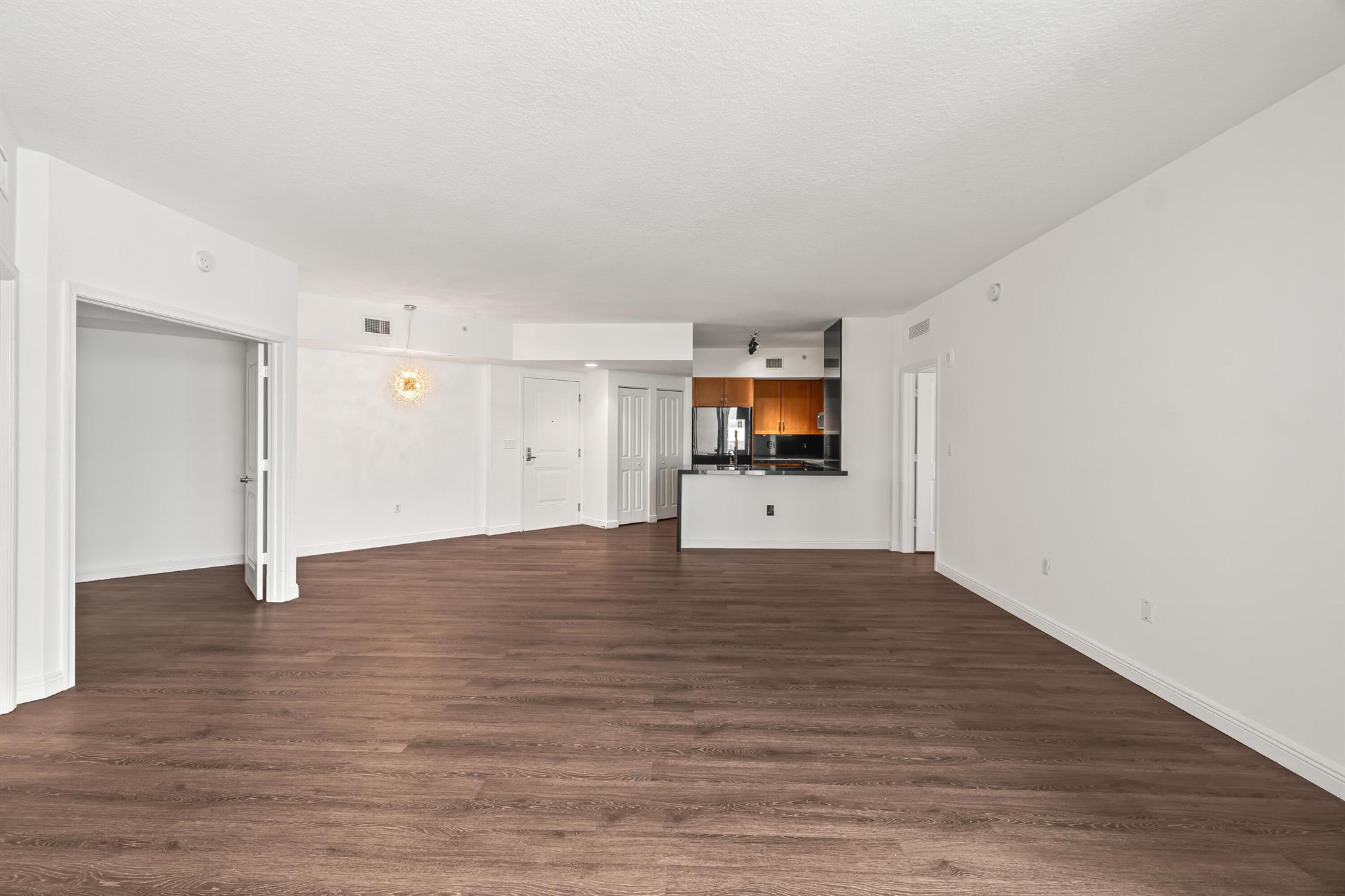 350 N Federal Highway 609