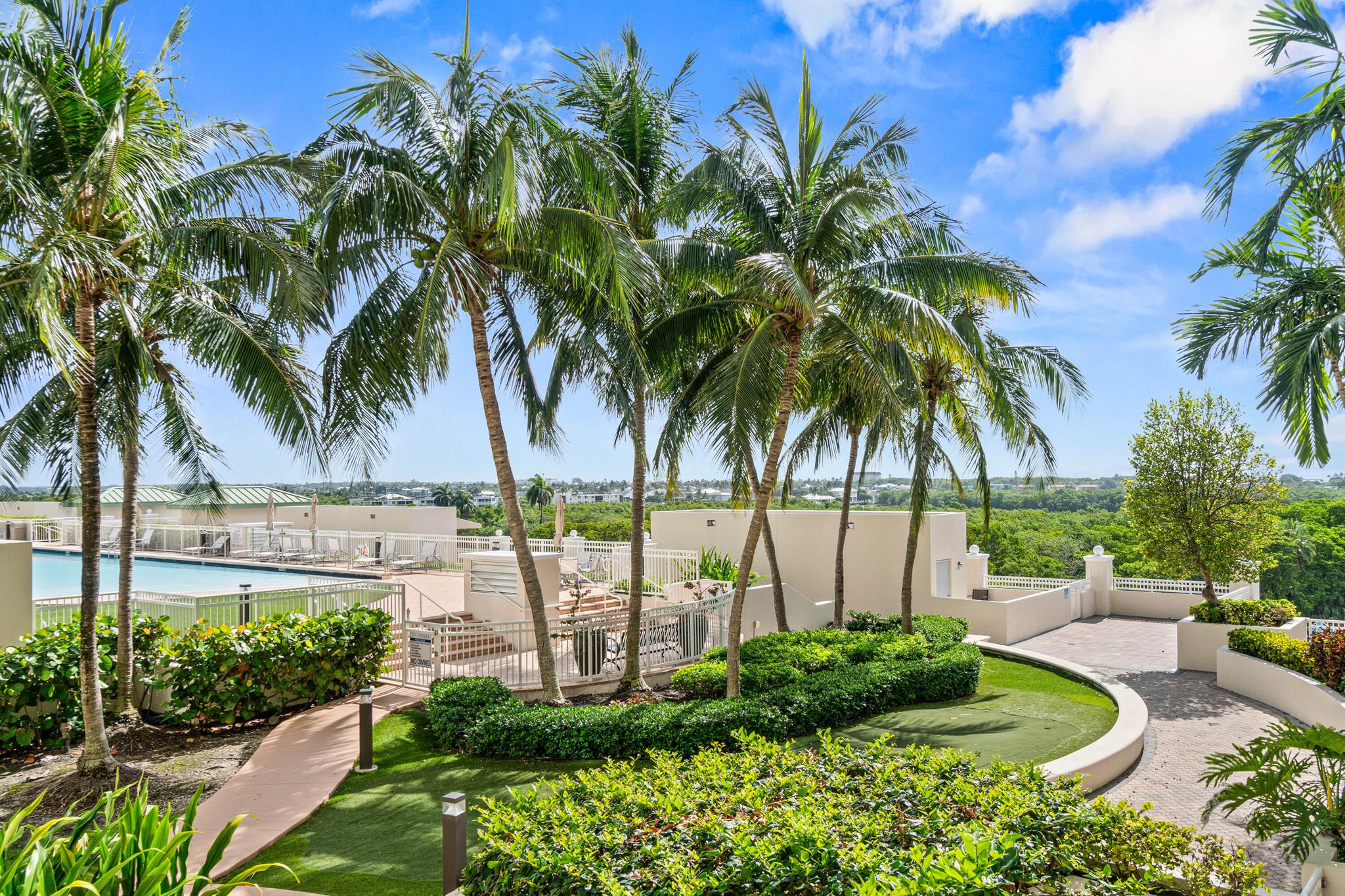 350 N Federal Highway 609